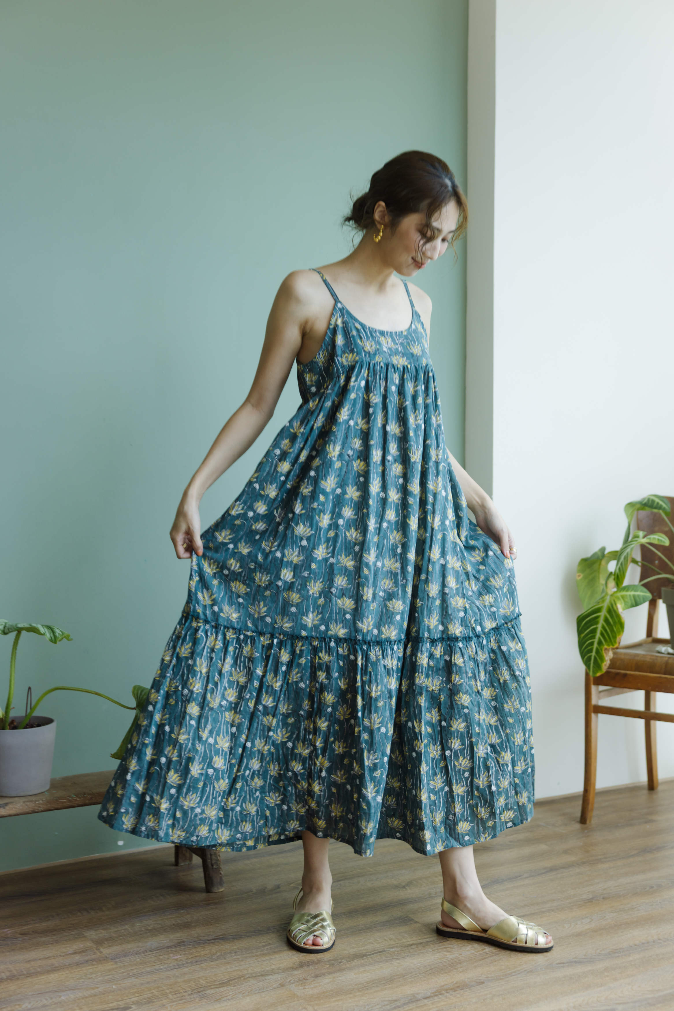 細肩帶長洋裝_藍綠蓮