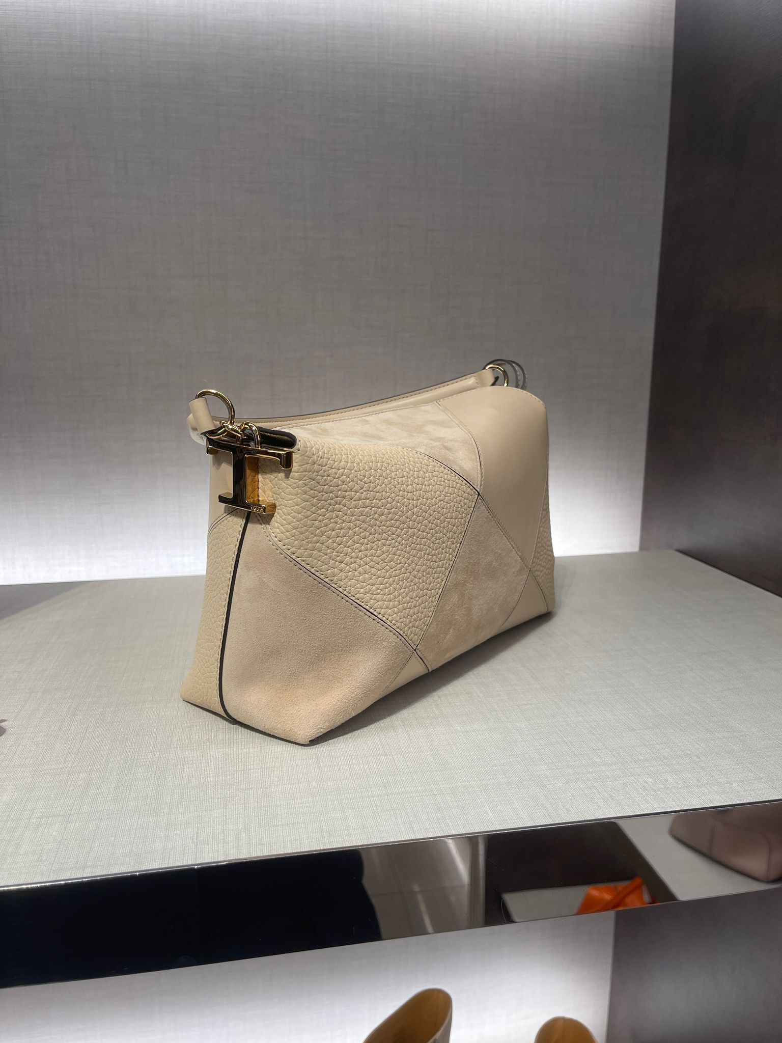 Tods XBWTSTIN T metal Top handle bag beige
