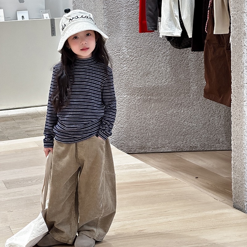 三色細條紋軟綿羊絨上衣