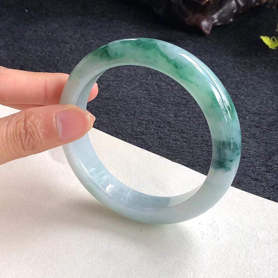 9252647 57.9mm冰糯種飄綠花翡翠正圈手鐲 (56-58)