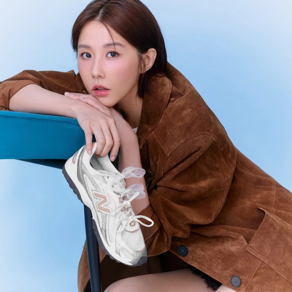 男女鞋 NEW BALANCE U204L 太空銀褐 邵雨薇同款 網眼 透氣 復古 麂皮 薄底 附雪紡紗鞋帶 休閒鞋【U204LSWA】U240L