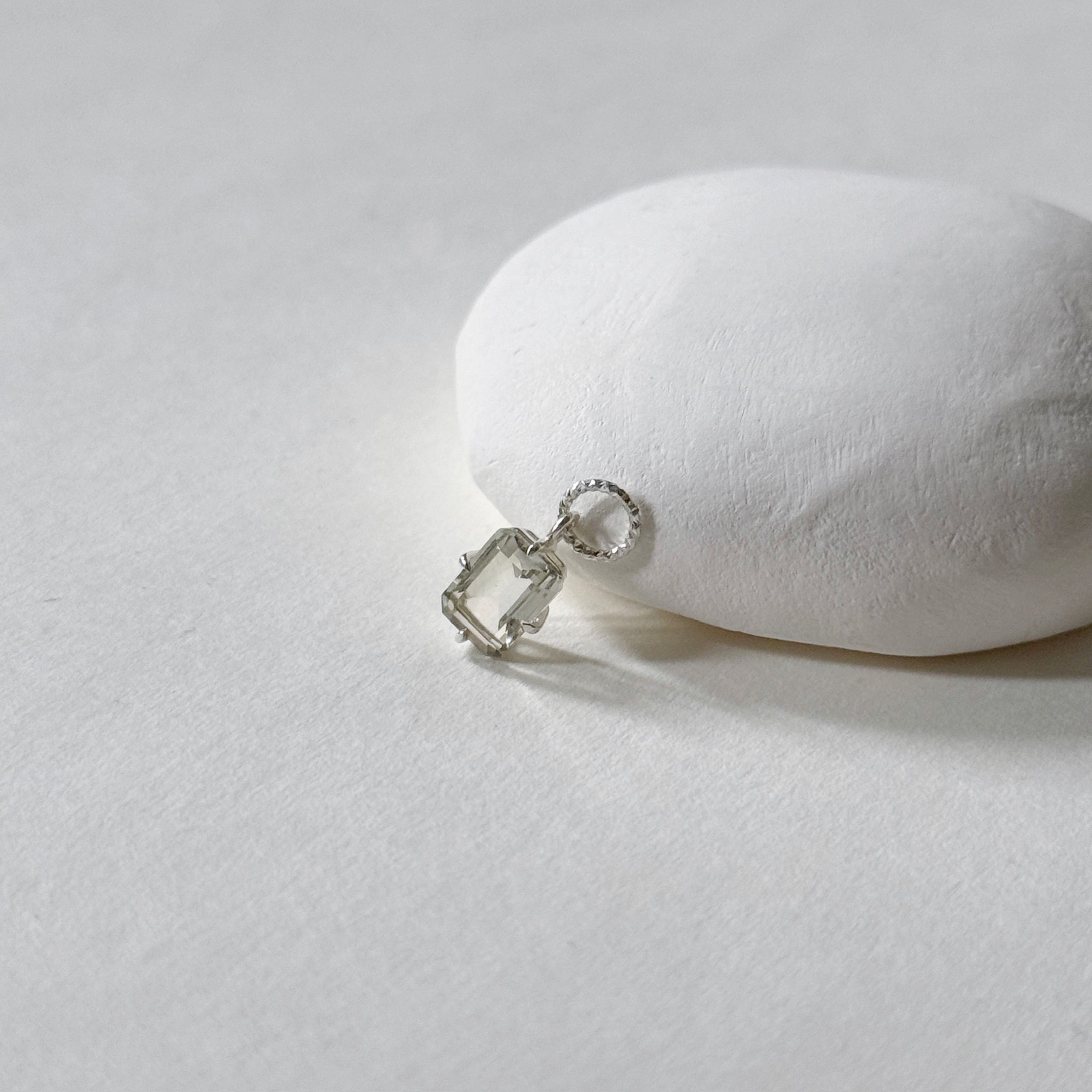 Emerald cut四爪綠色紫水晶耳墜