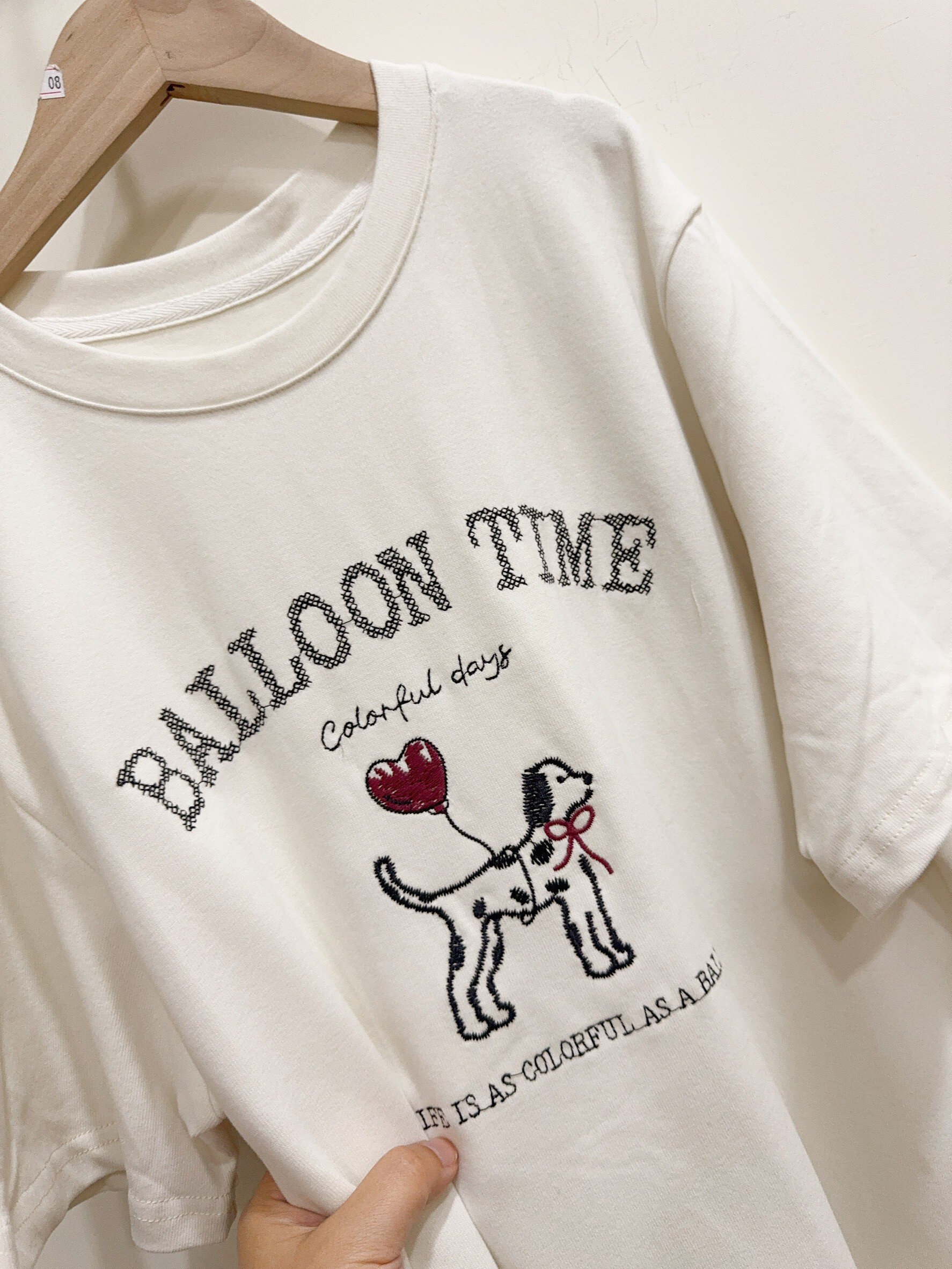 刺繡綿綿狗狗上衣