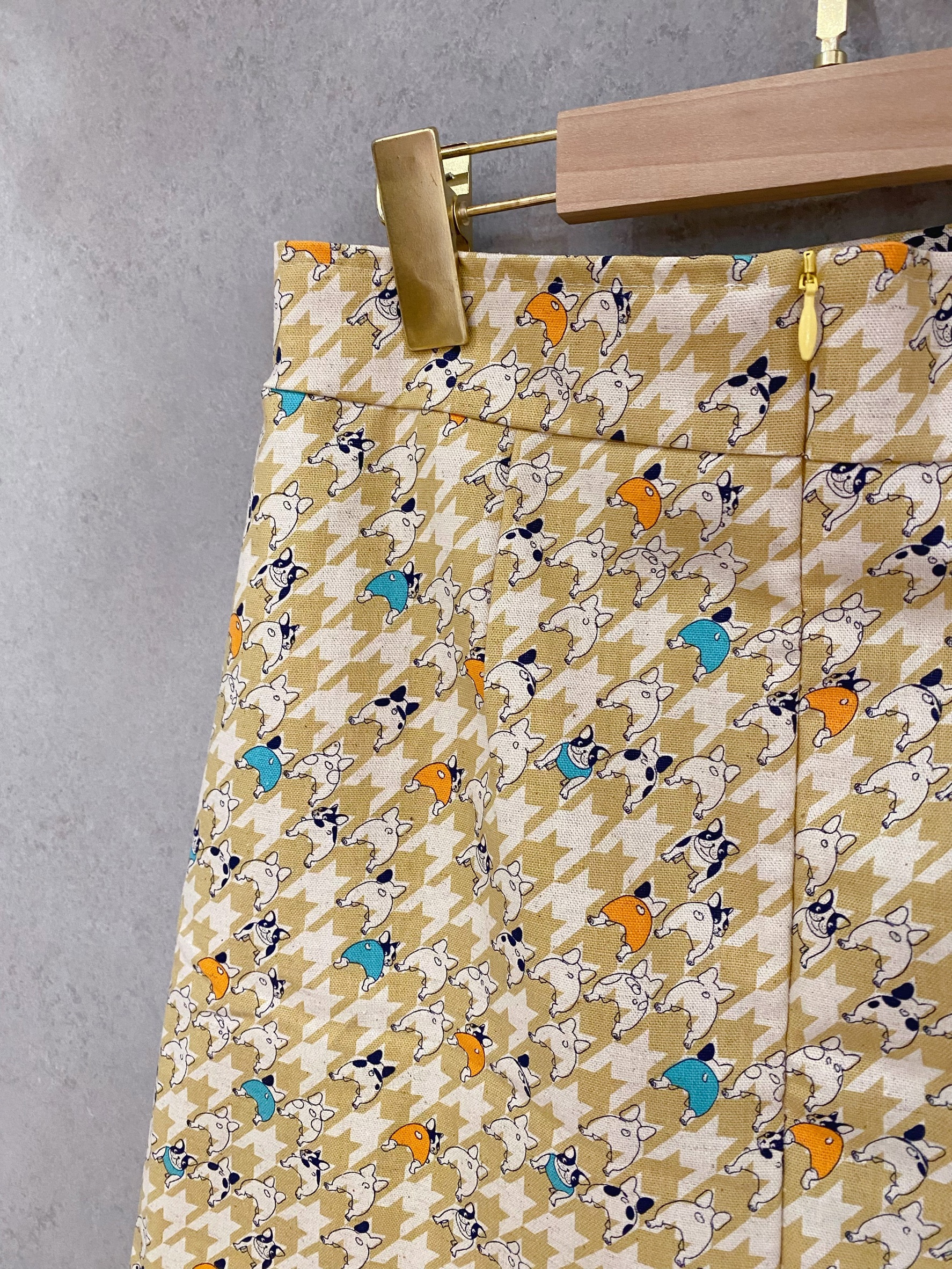 黃格狗狗 媽咪連褲短裙（XS ）