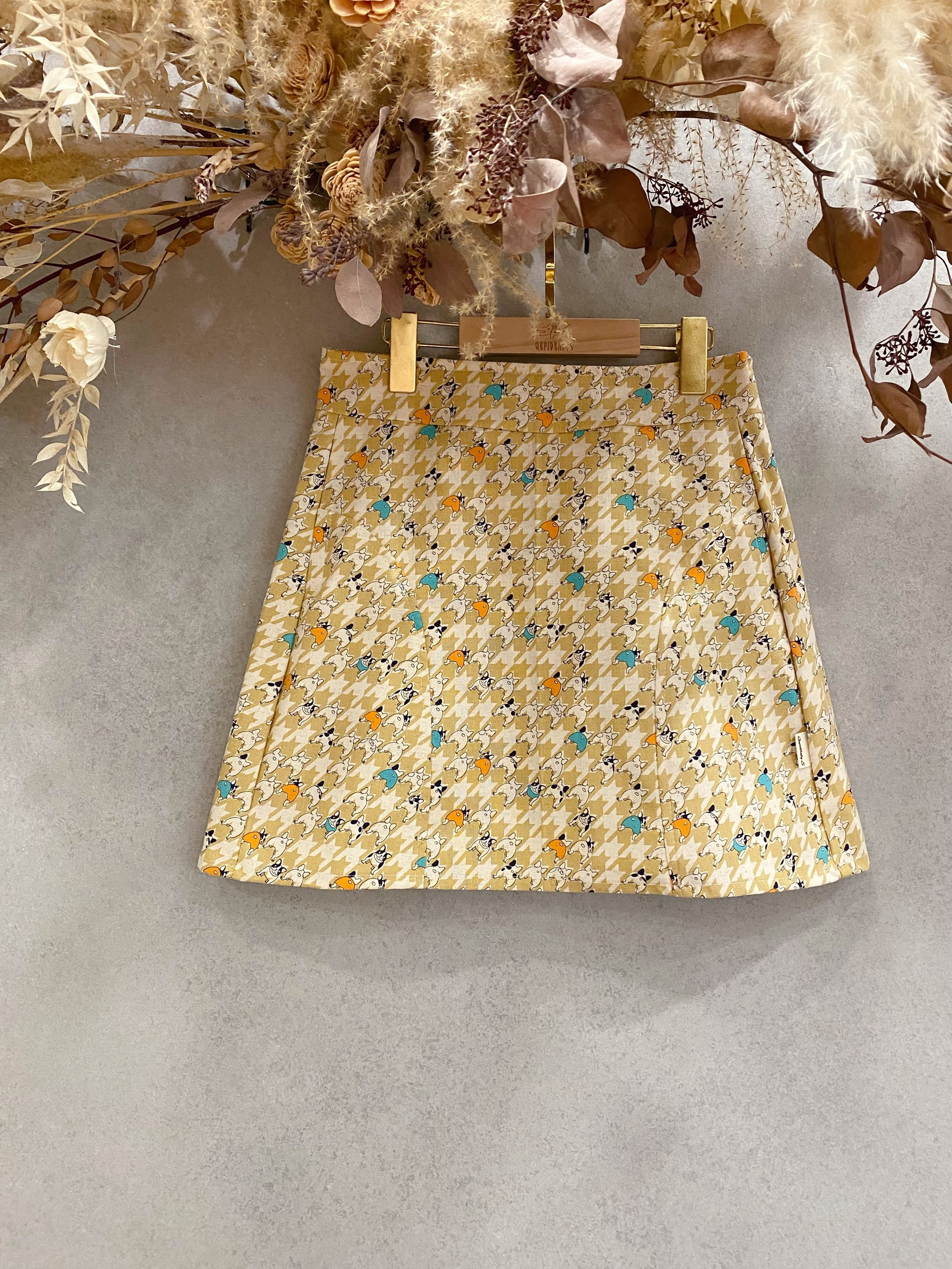 黃格狗狗 媽咪連褲短裙（XS ）