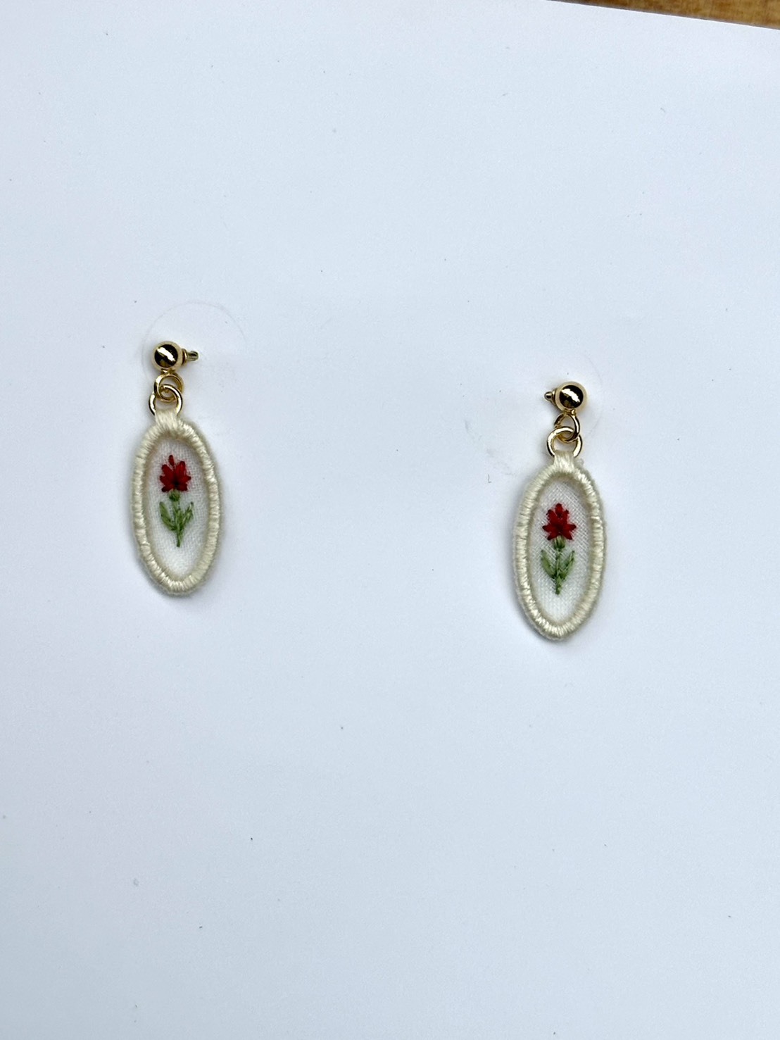 [scllage] P.S.系列 - 刺繡耳針 | 康乃馨 | S | NO.97