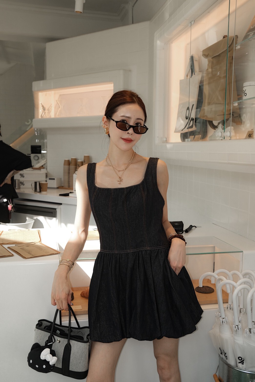 牛仔花苞連身短褲裙_AMISSA