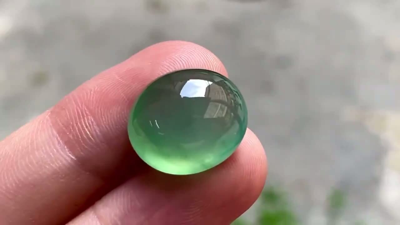 925558 翡翠木那種綠蛋面