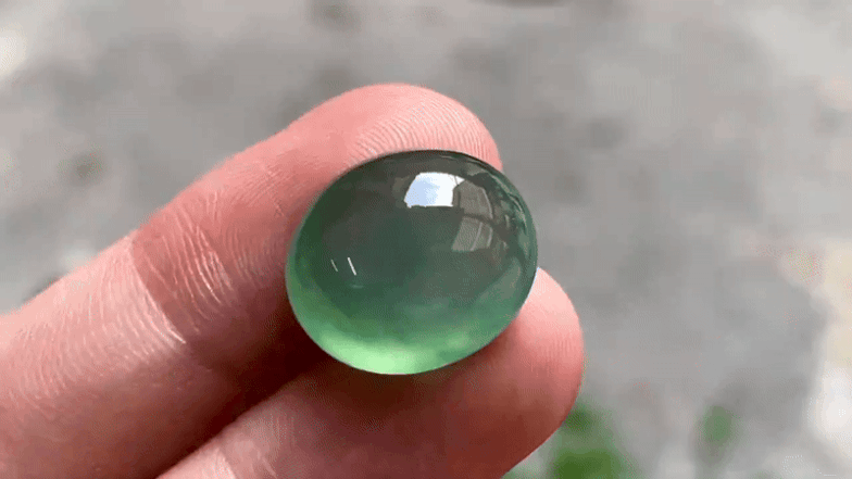 925558 翡翠木那種綠蛋面