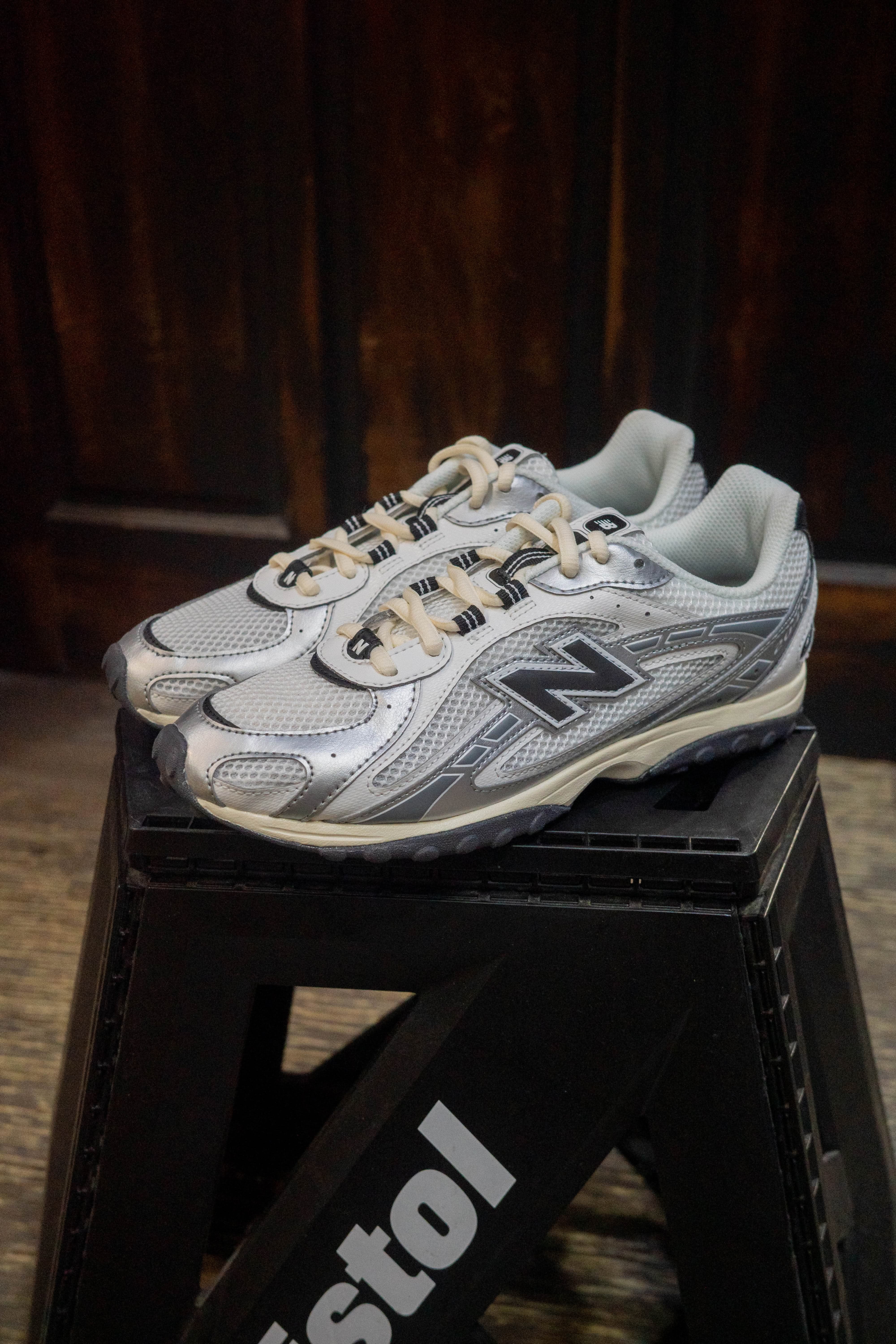 New Balance 204 銀黑色 張員瑛 U204LSWD