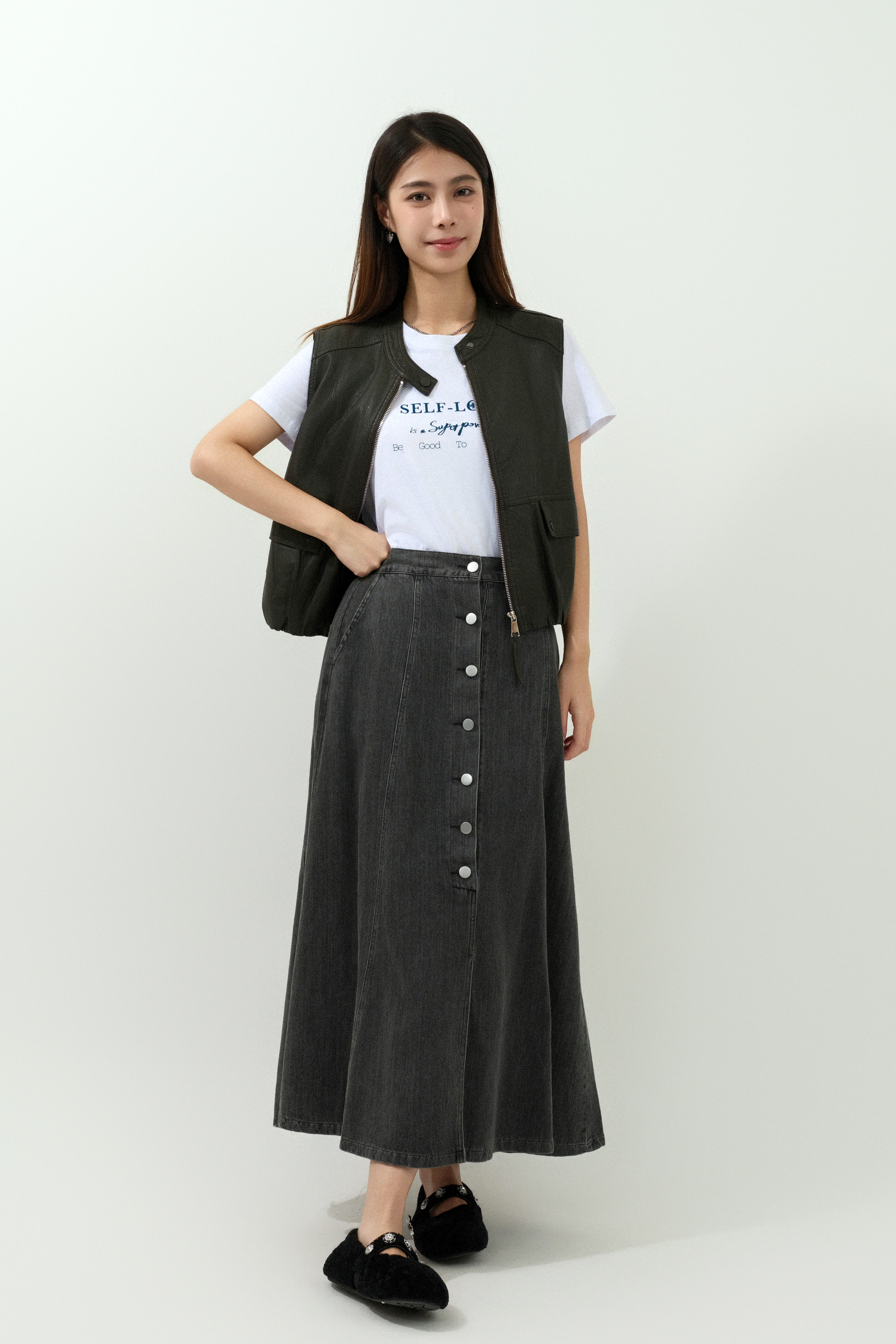 FW25_0093（背心外套＋Tee＋半截裙）