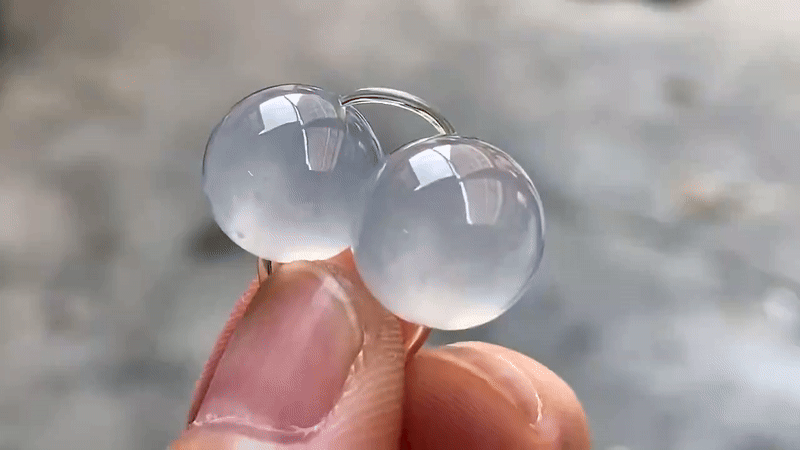 925560 翡翠玻璃種圓珠子一對 (12mm直徑)