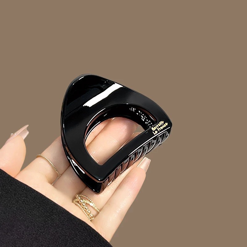 極簡立方鏤空抓夾