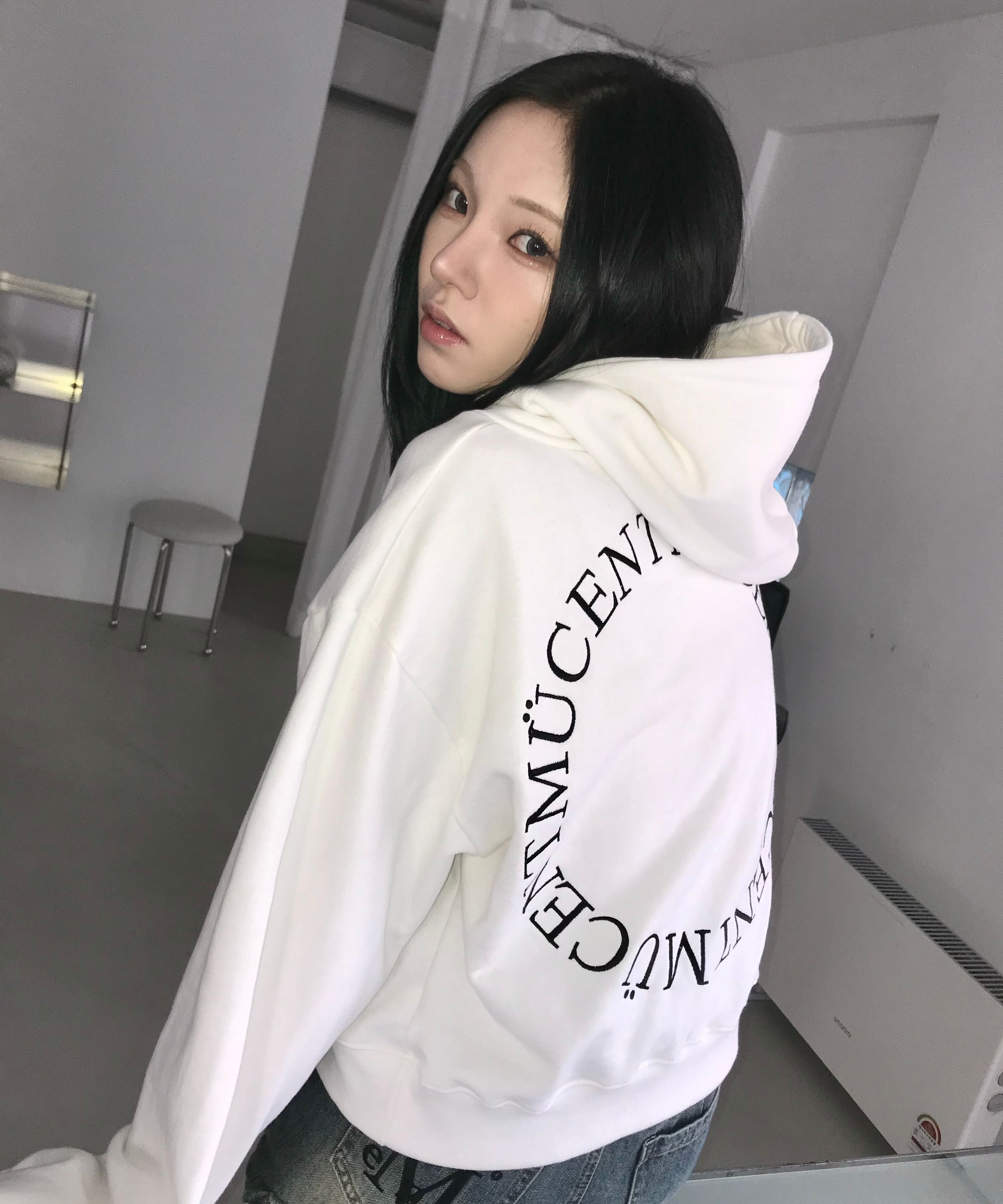 MUCENT ARC BACK LOGO HOODIE