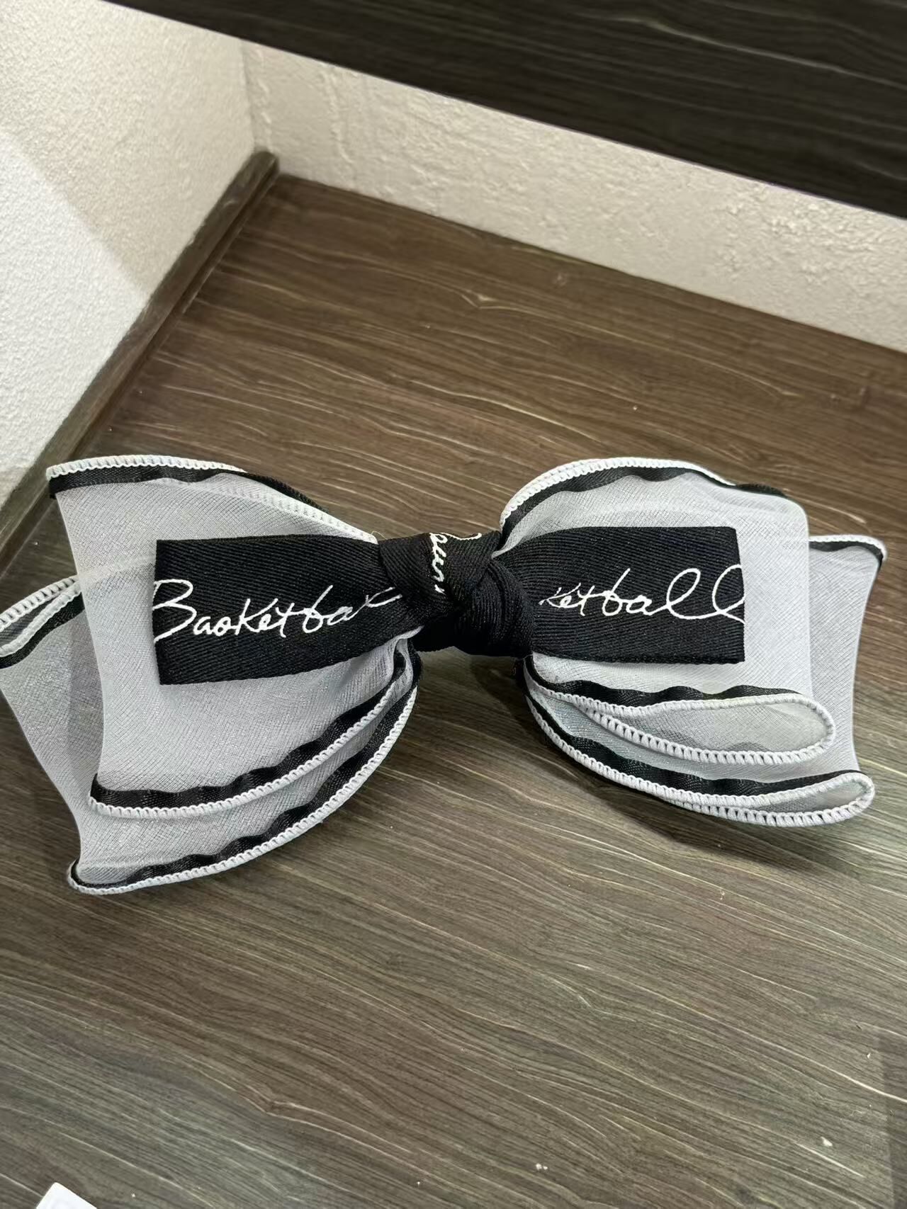 黑白拼布字母彈弓夾