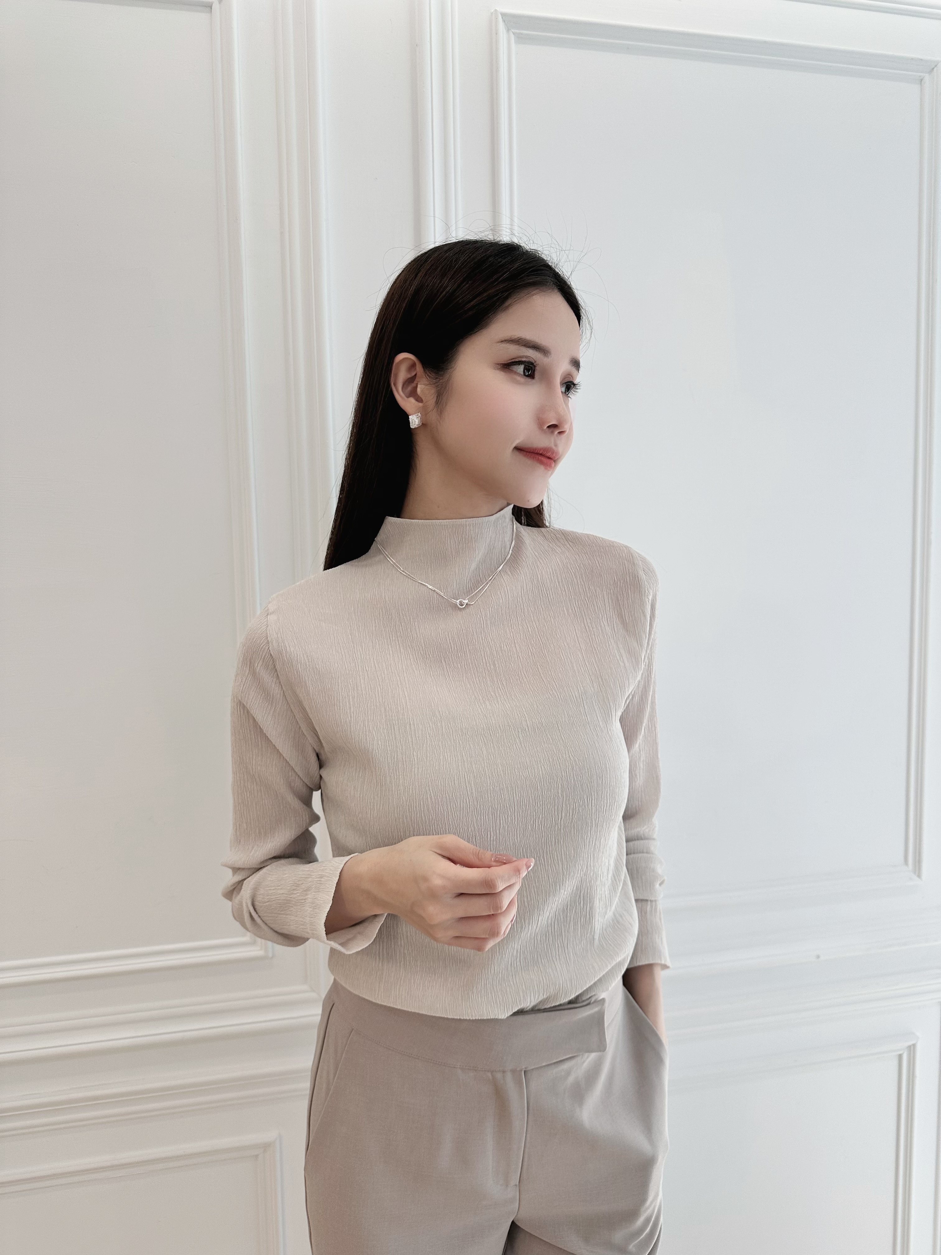 舒適半領紋理上衣