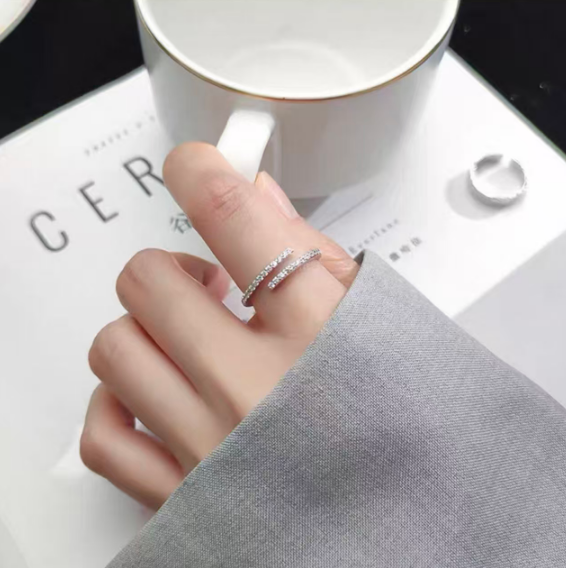 【現貨】LL100415 莫桑鑽石潮款開口戒指 ( DH34 )