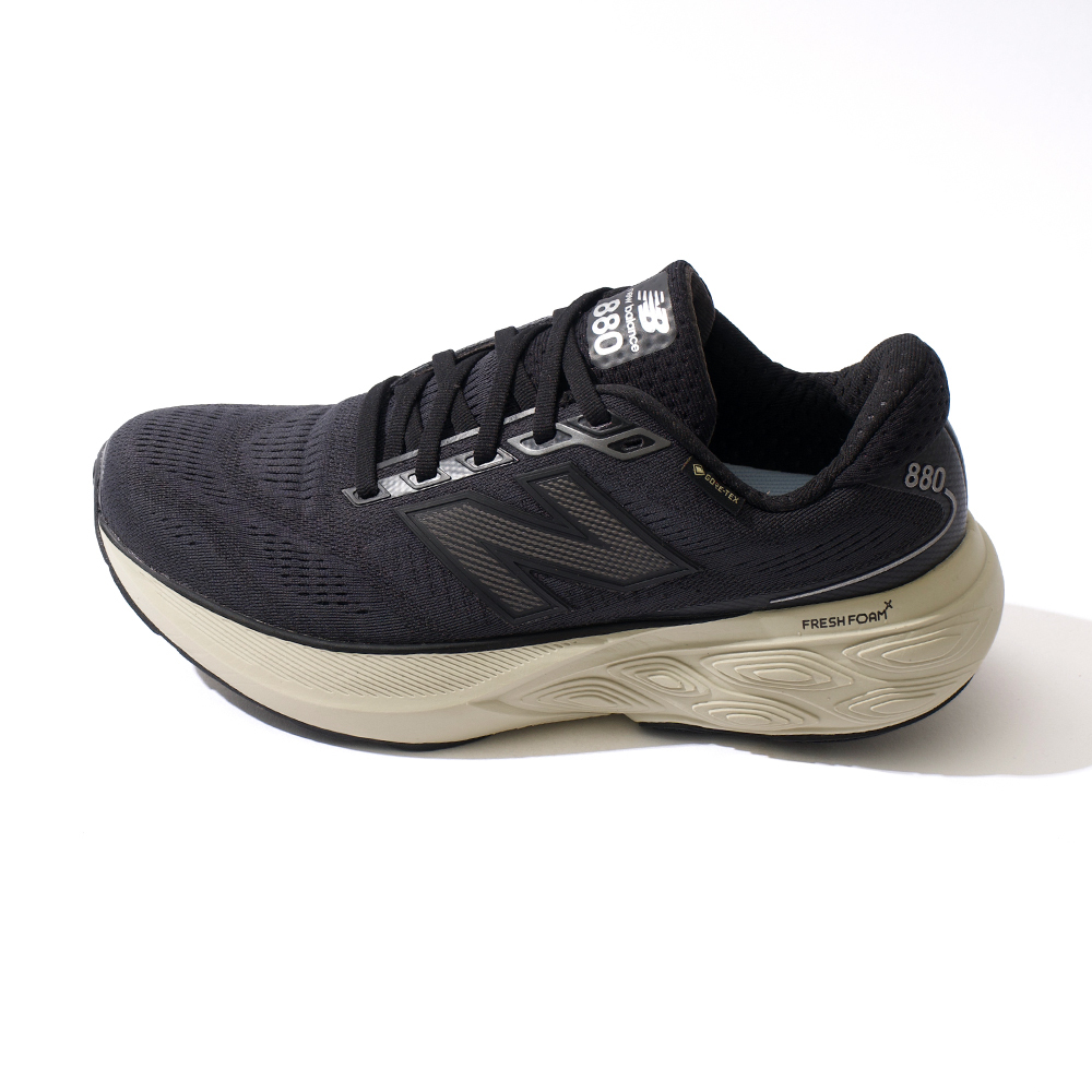 New Balance Fresh Foam 880 女鞋 黑色 寬楦 防水 緩震 運動 慢跑鞋 W880GB15