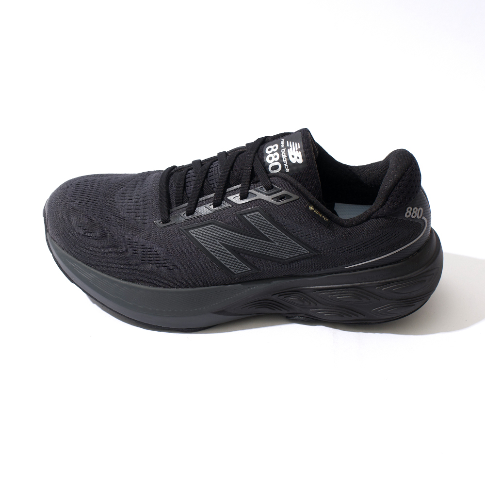 New Balance Fresh Foam 880 男鞋 黑色 寬楦 防潑水 緩震 運動 慢跑鞋 M880GB15