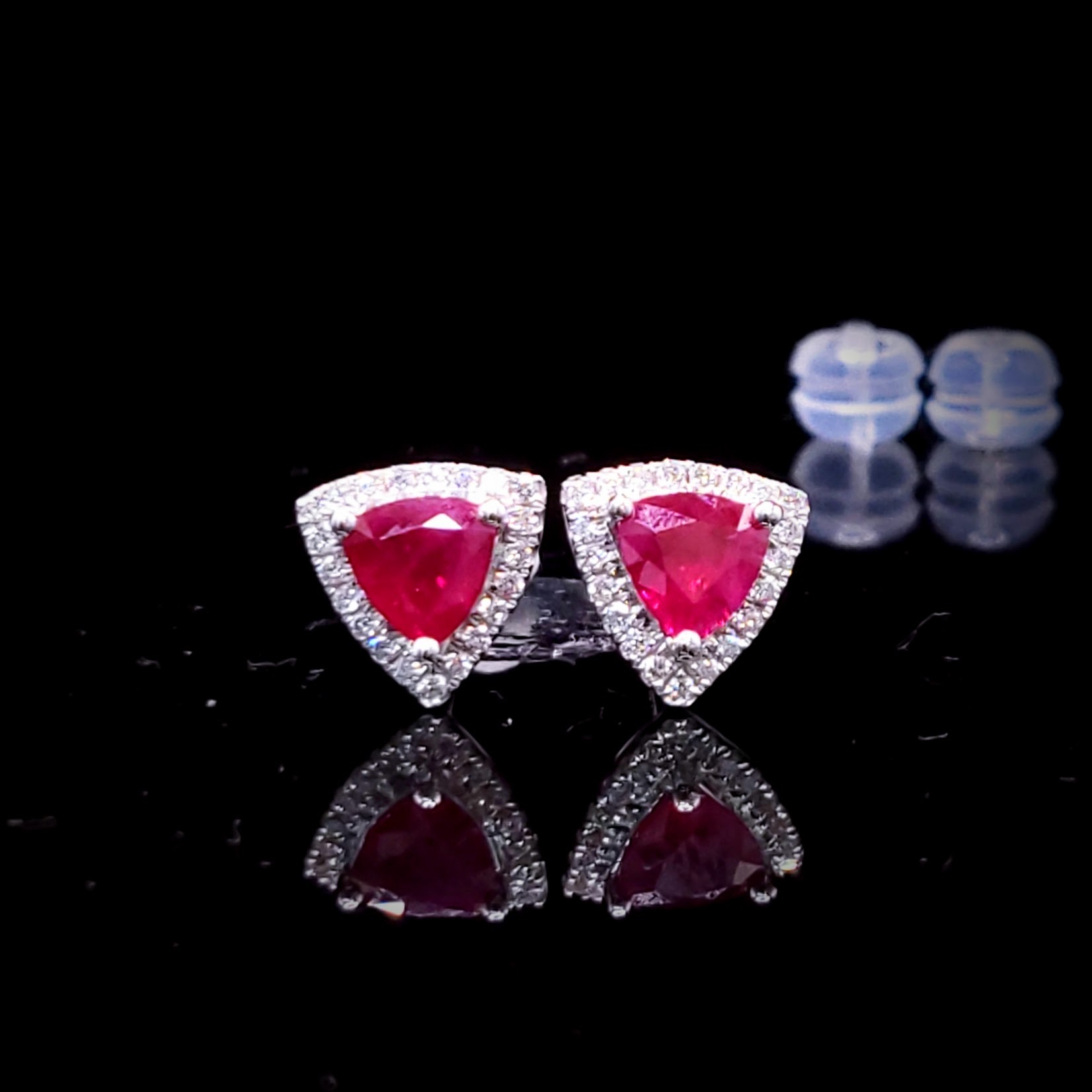 18K White Gold 1.11ct Trianglar Cut Diamond Earrings