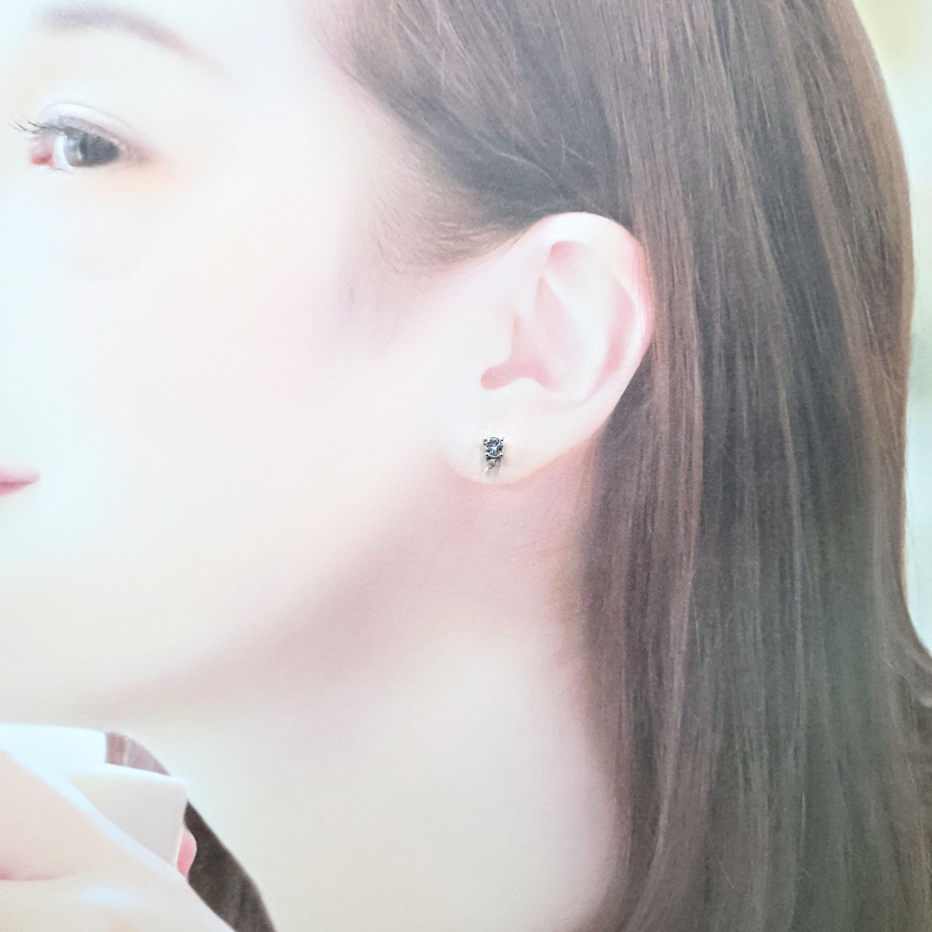 18K White Gold 0.65ct Sapphire Earrings