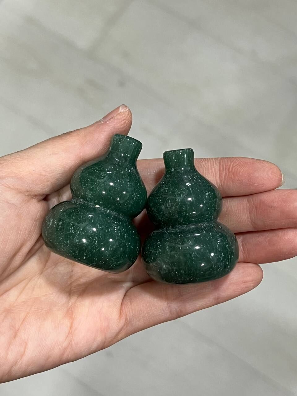 [S] GEMZ & CO QLHA AVENTURINE HULU SET DISPLAY, V219 (V219)