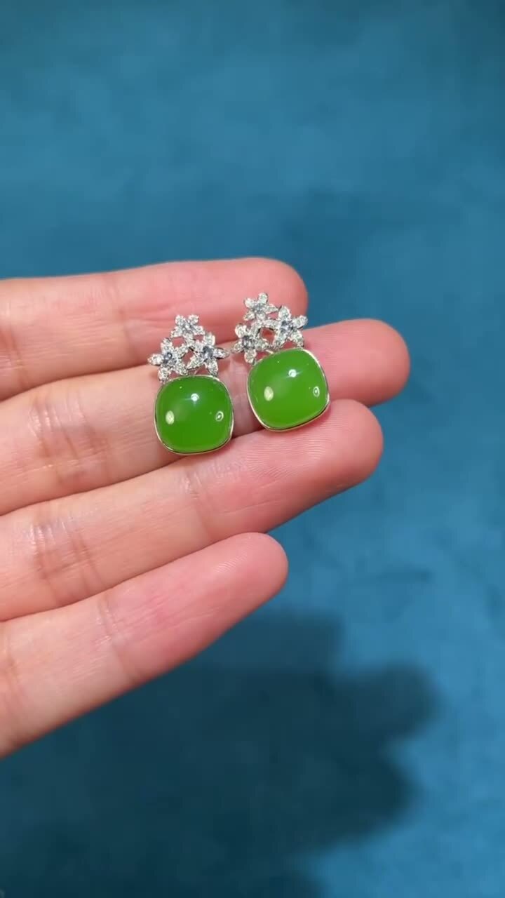 925226 和田玉碧玉蘋果綠耳釘