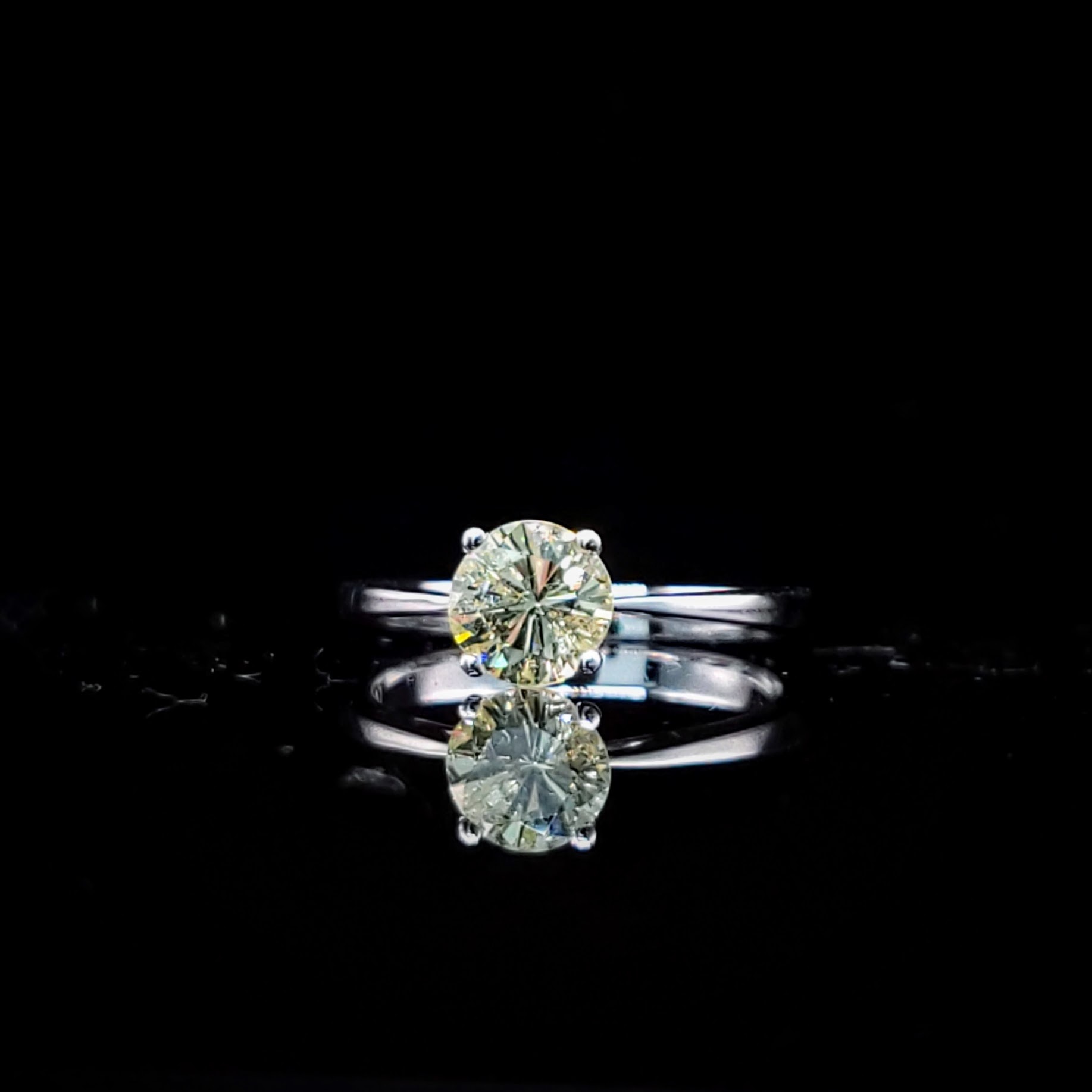 18K White Gold 0.85ct Fancy Yellow Diamond Ring