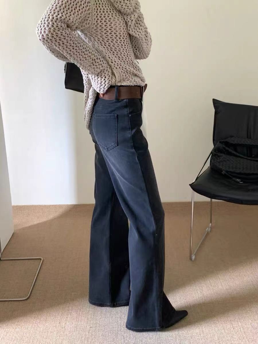 Nellie&Co.簡約高腰顯瘦微喇叭牛仔褲