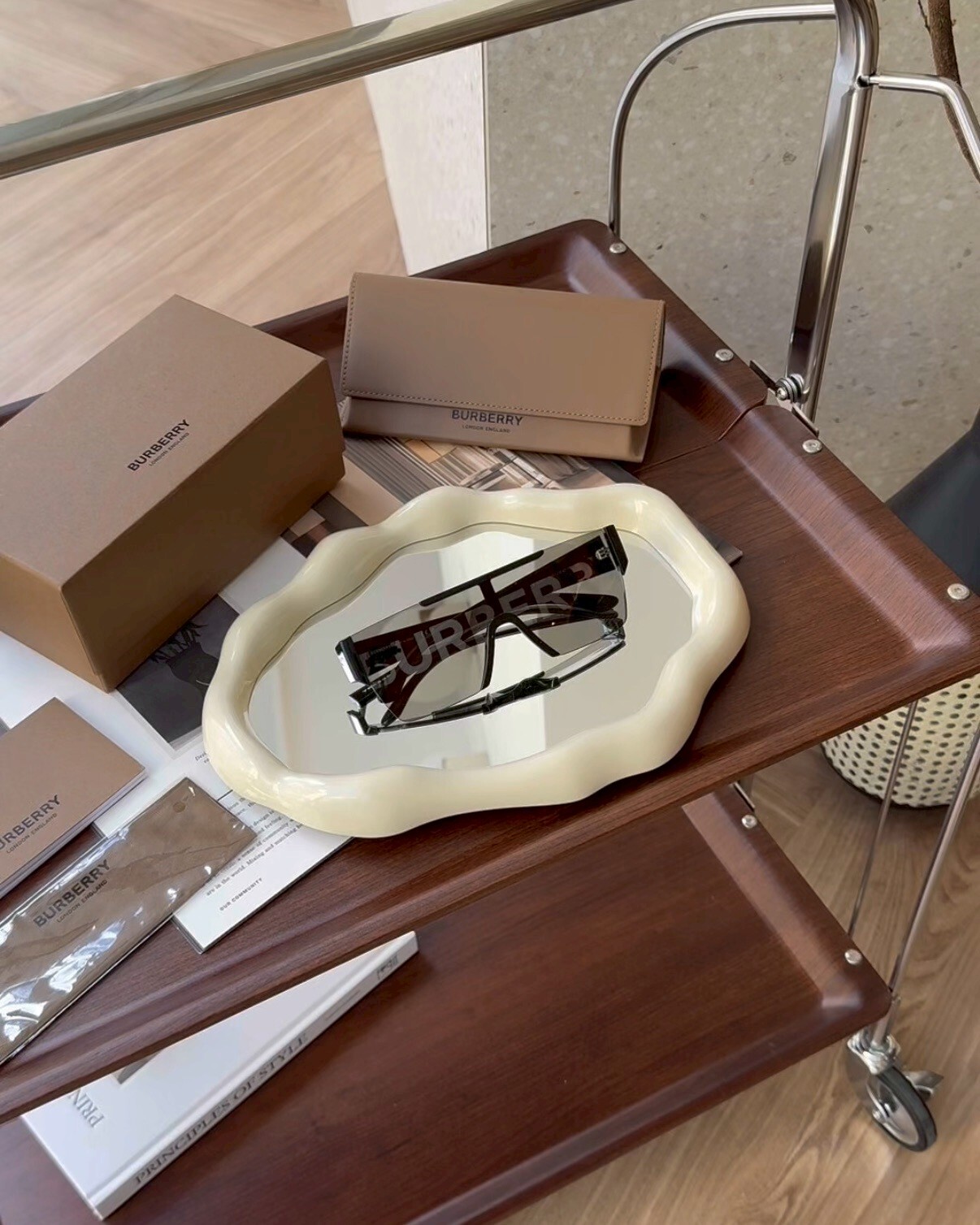 BURBERRY｜標誌LOGO墨鏡