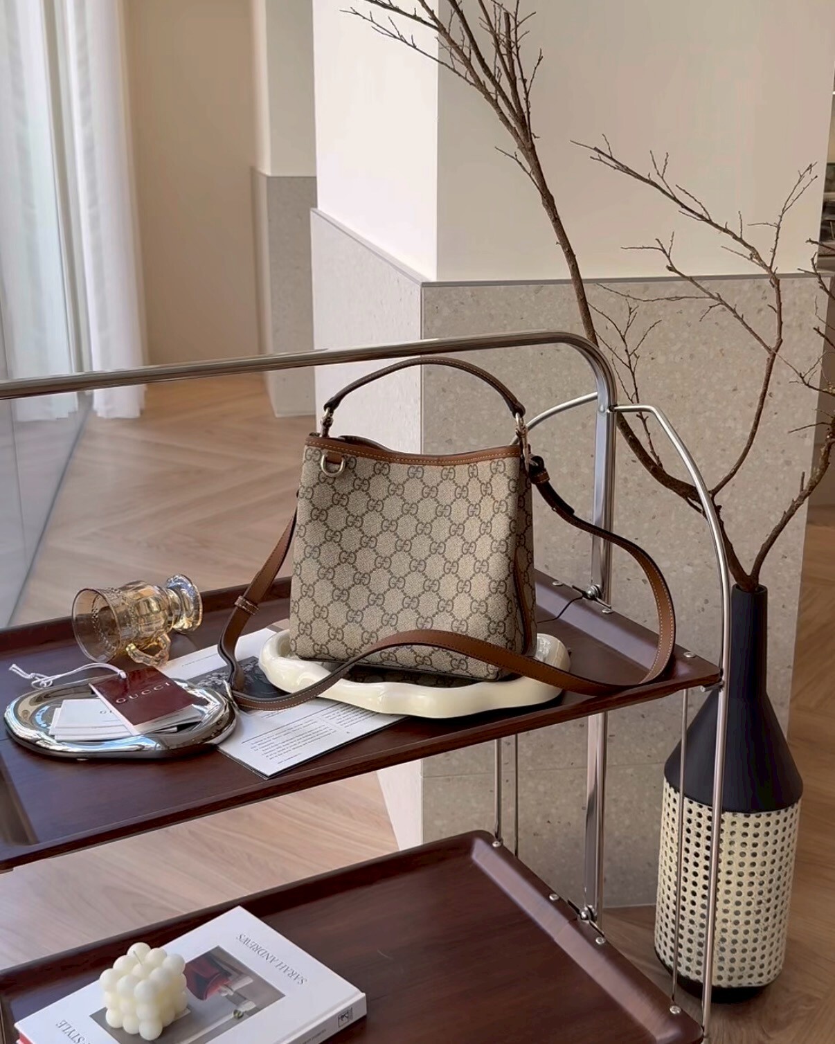 GUCCI｜GG EMBLEM 迷你水桶包 棕色老花