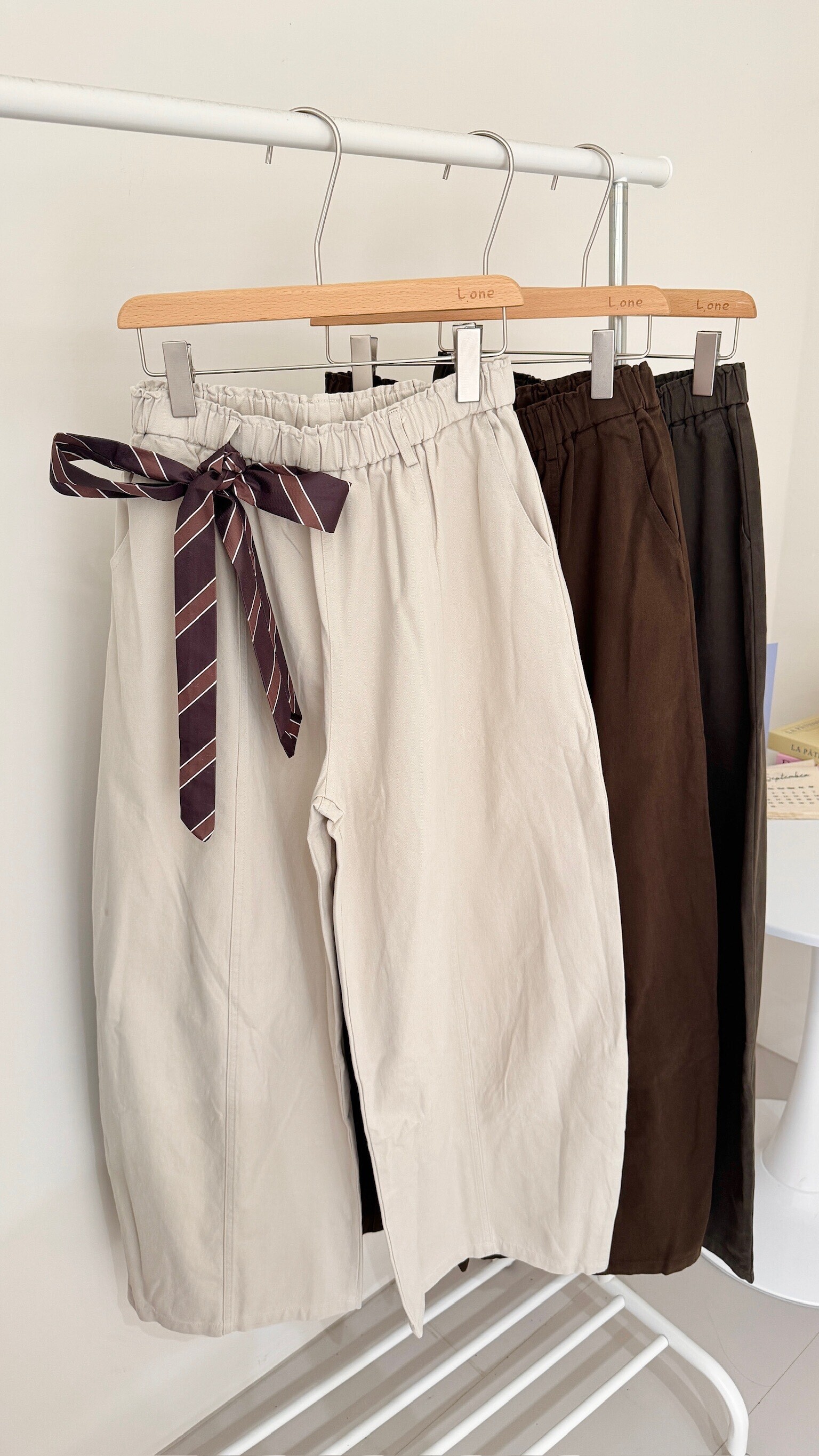 中車線繭形褲+領帶