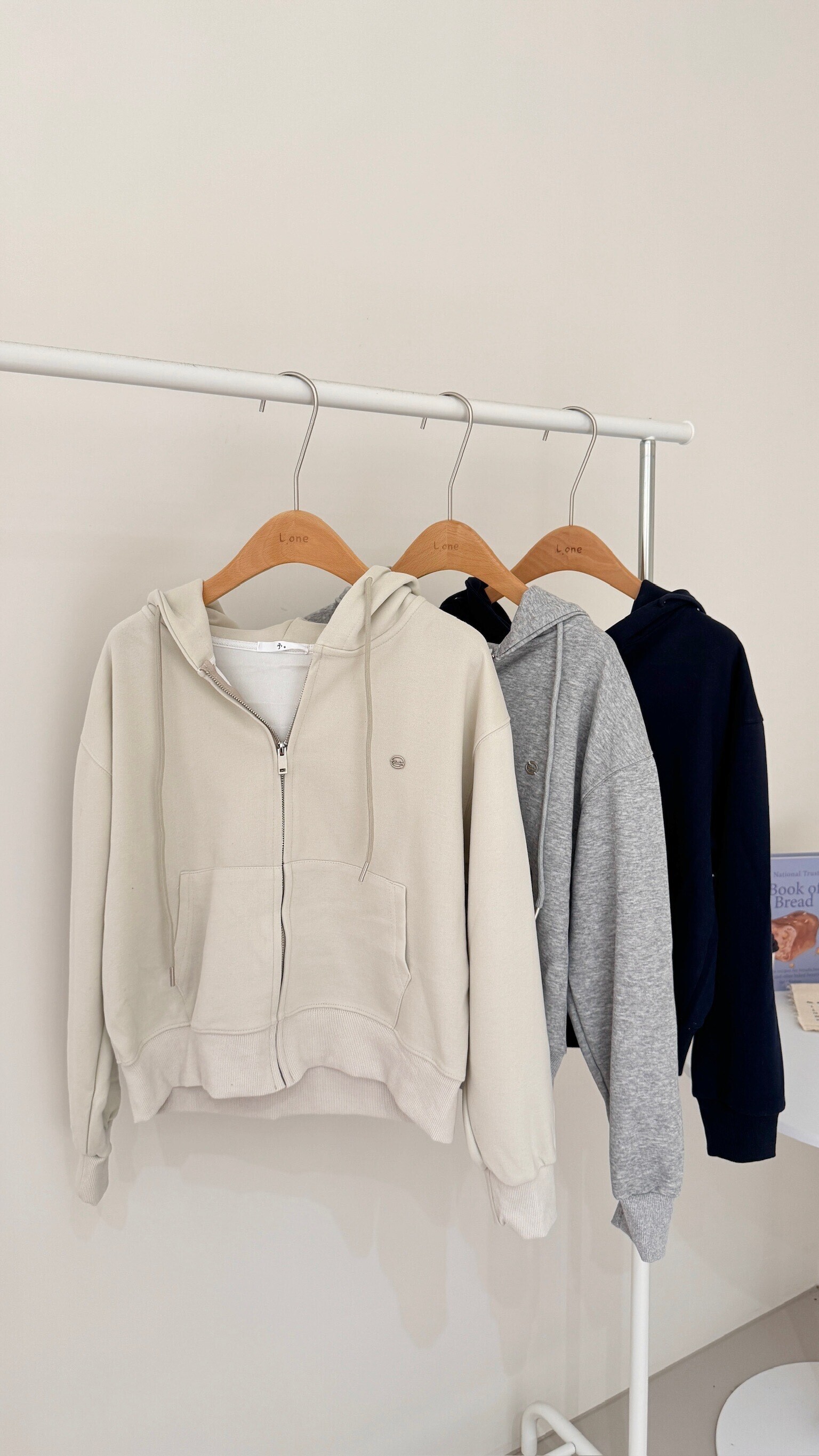 小鐵牌連帽外套