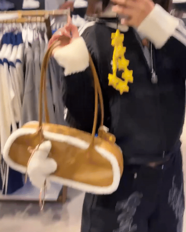 ADIDAS 羊羔毛法棍包