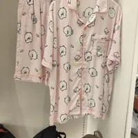 [S] SPAOKLIGHT PINK SPAO X JOKE BEAR PAJAMA SET, SSP80 (SSP80)