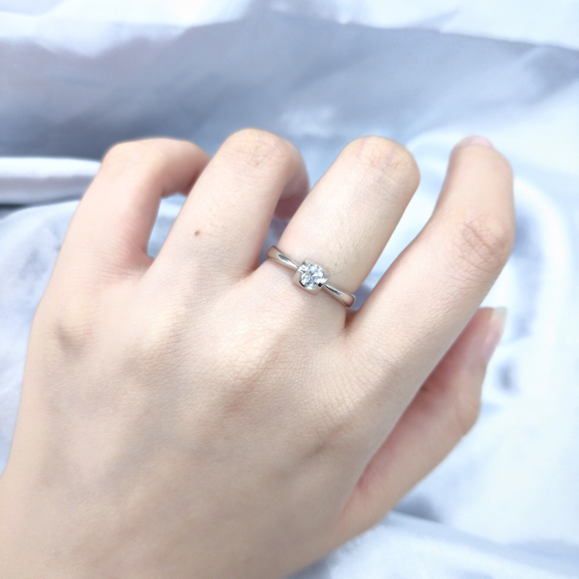 18K White Gold 0.16ct Diamond Ring