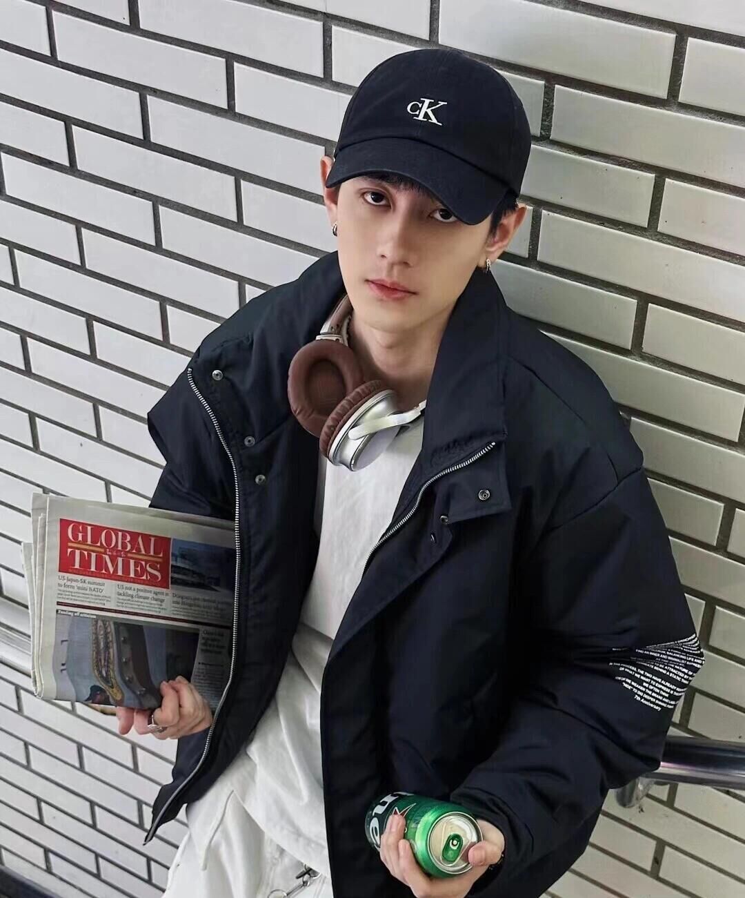 代購-<1000元左右交換禮物>CALVIN KLEIN 小LOGO CK刺繡 老帽 黑