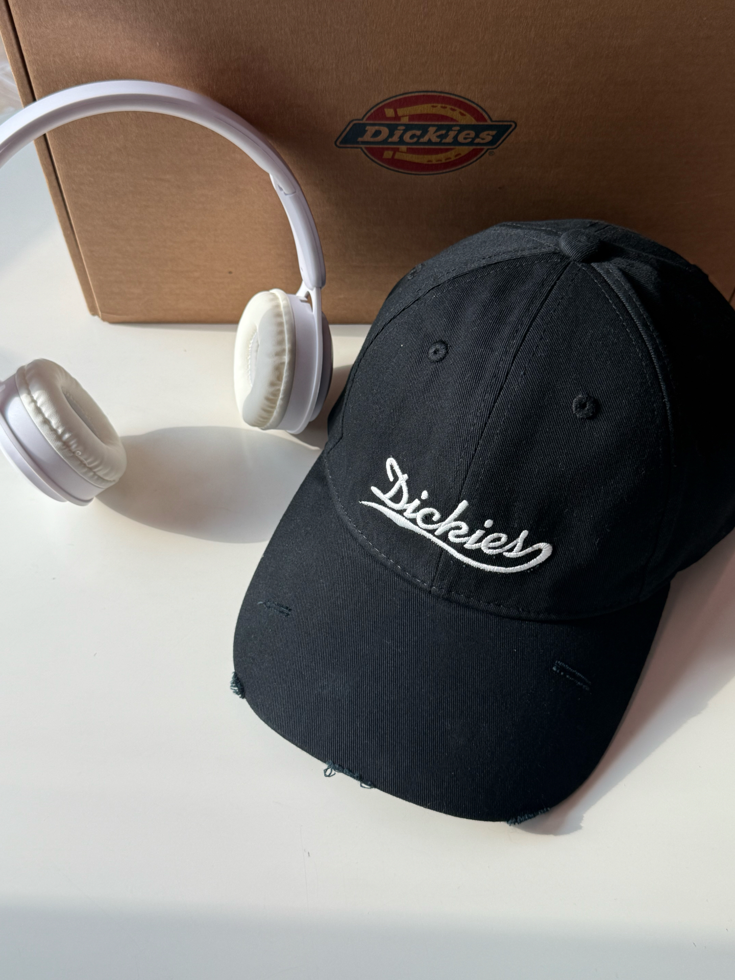 代購-Dickies 刷破 草寫字母Logo刺繡 棉 老帽