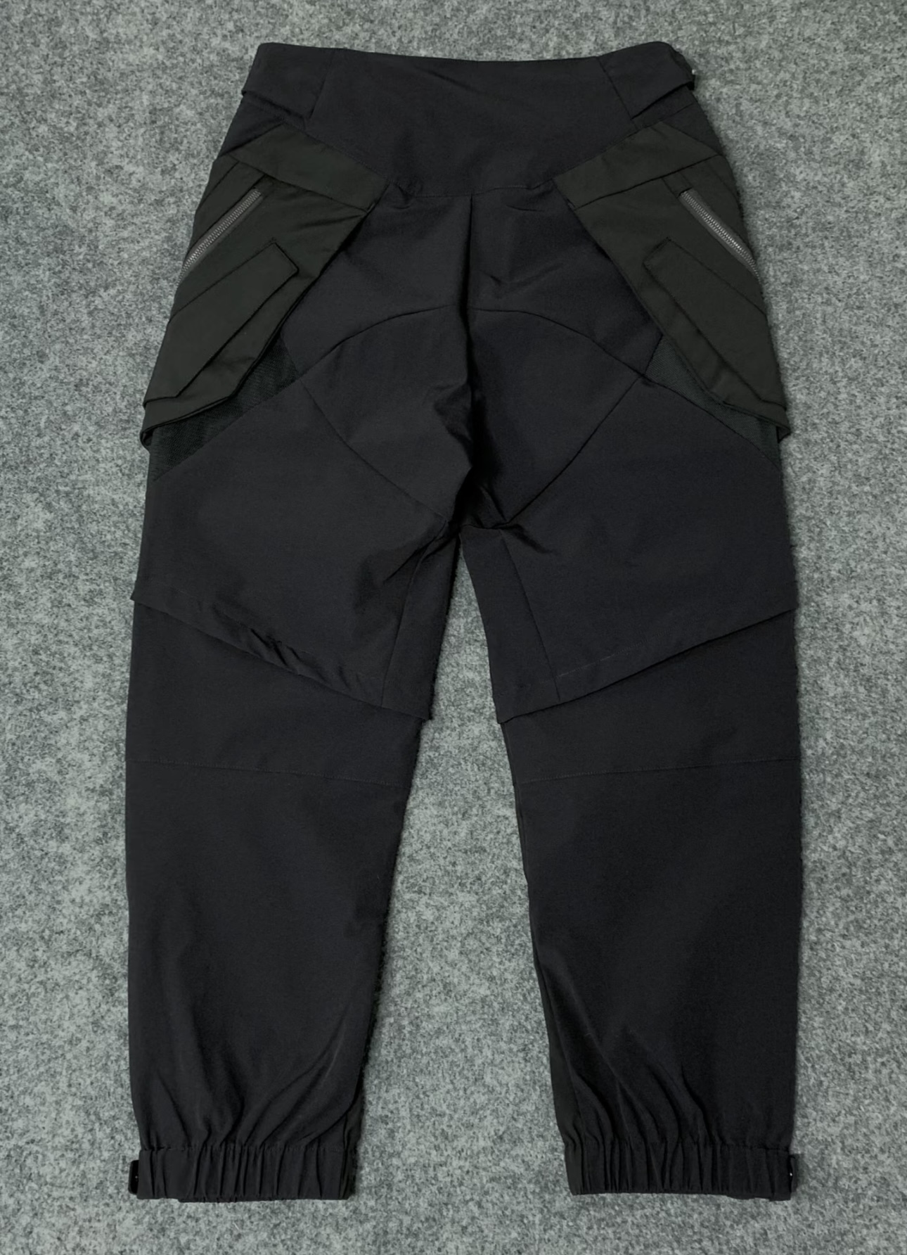 𝙏𝙀𝘾𝙃𝙒𝙀𝘼𝙍 解構拼接機能工裝褲