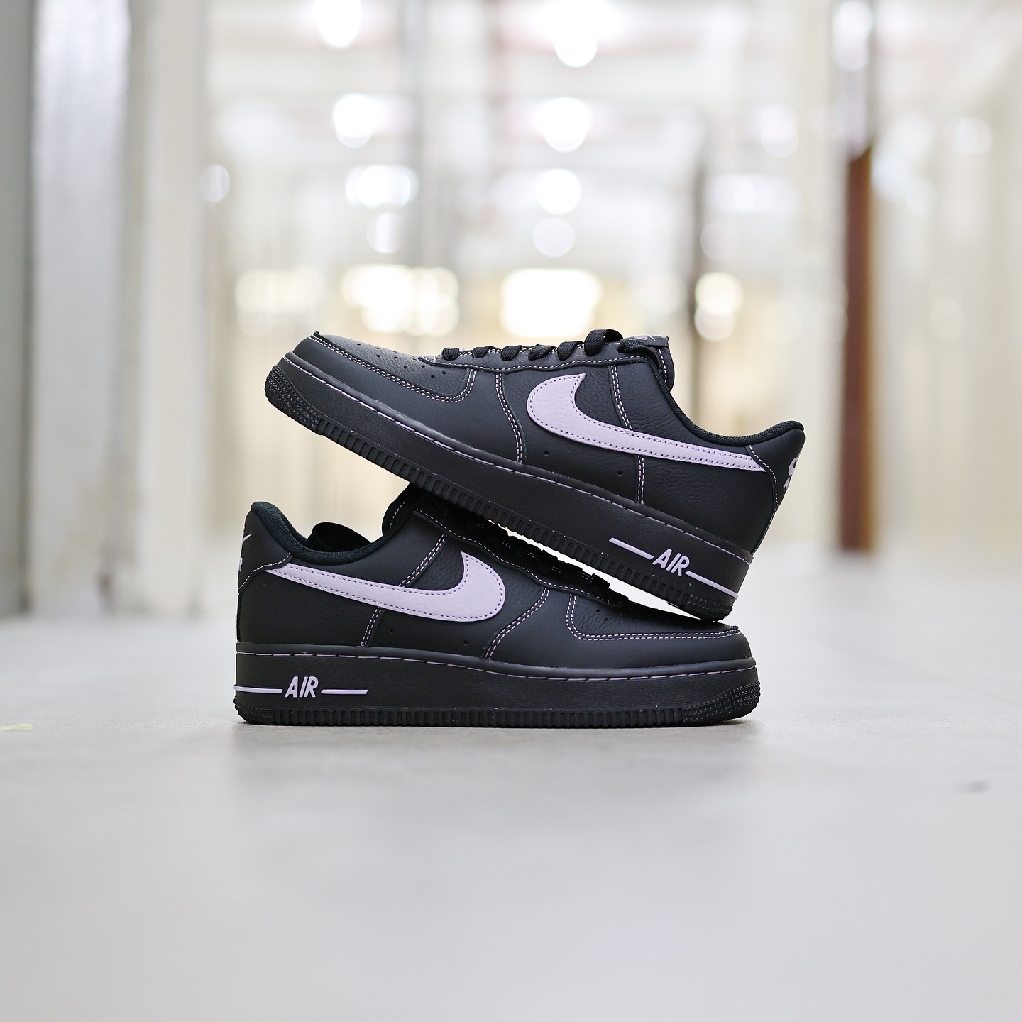 Nike Air Force 1 Low Black Light Lilac Swoosh 黑魂淡紫. HQ2037-001