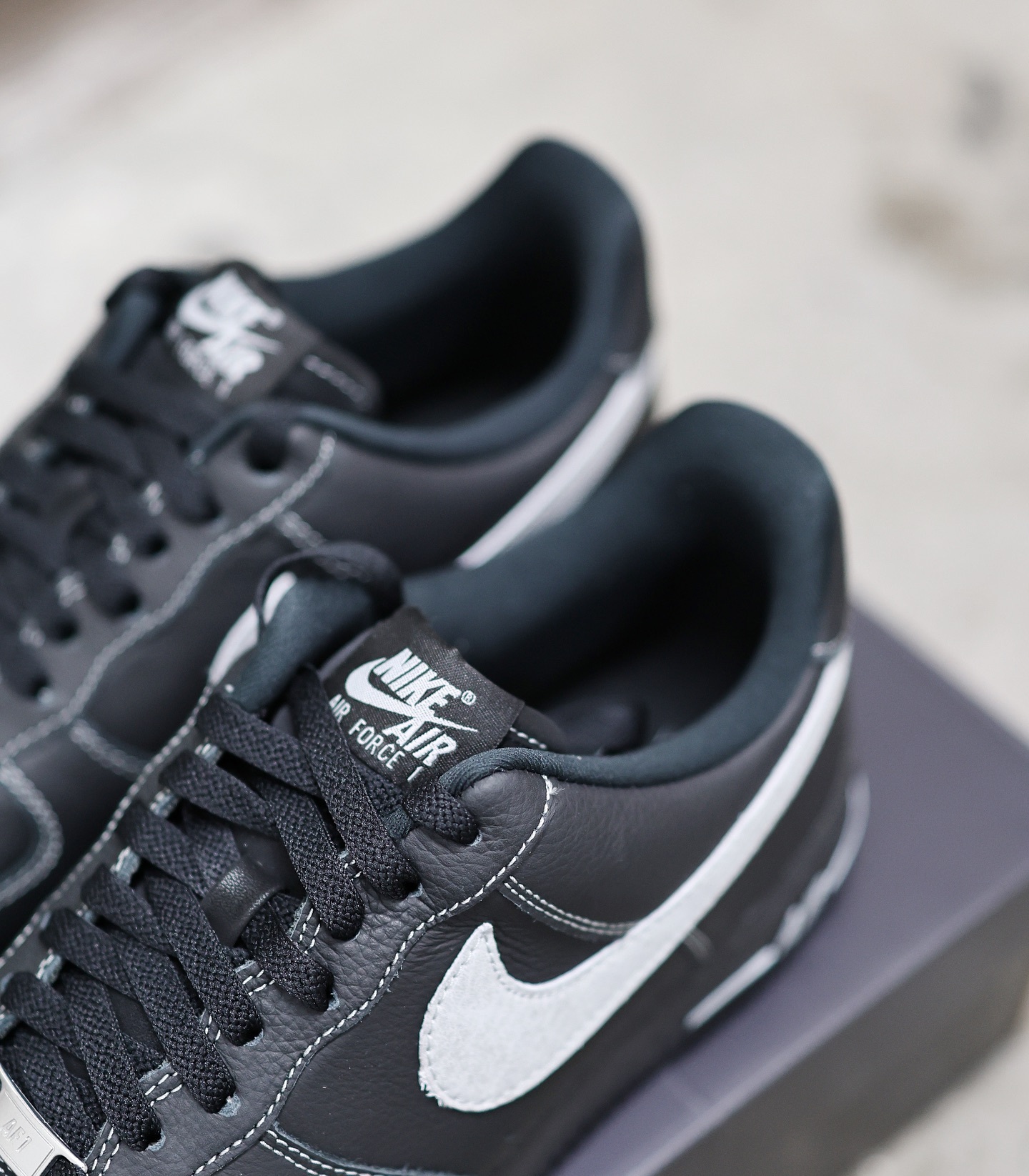 Nike Air Force 1 ‘07 Lv8 Black, Grey黑灰白縫線 HQ2037-006