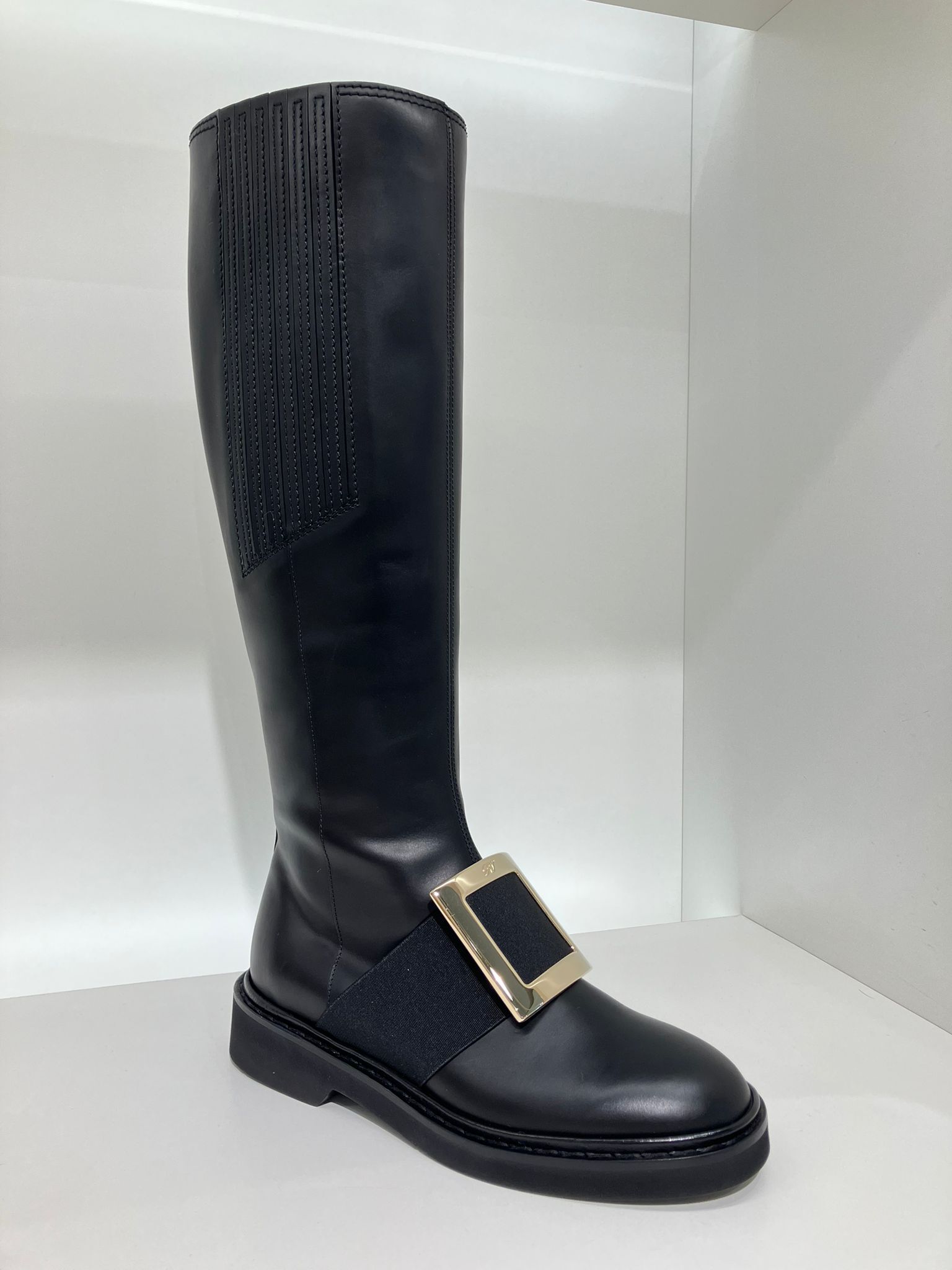 Roger Vivier RV long boots black