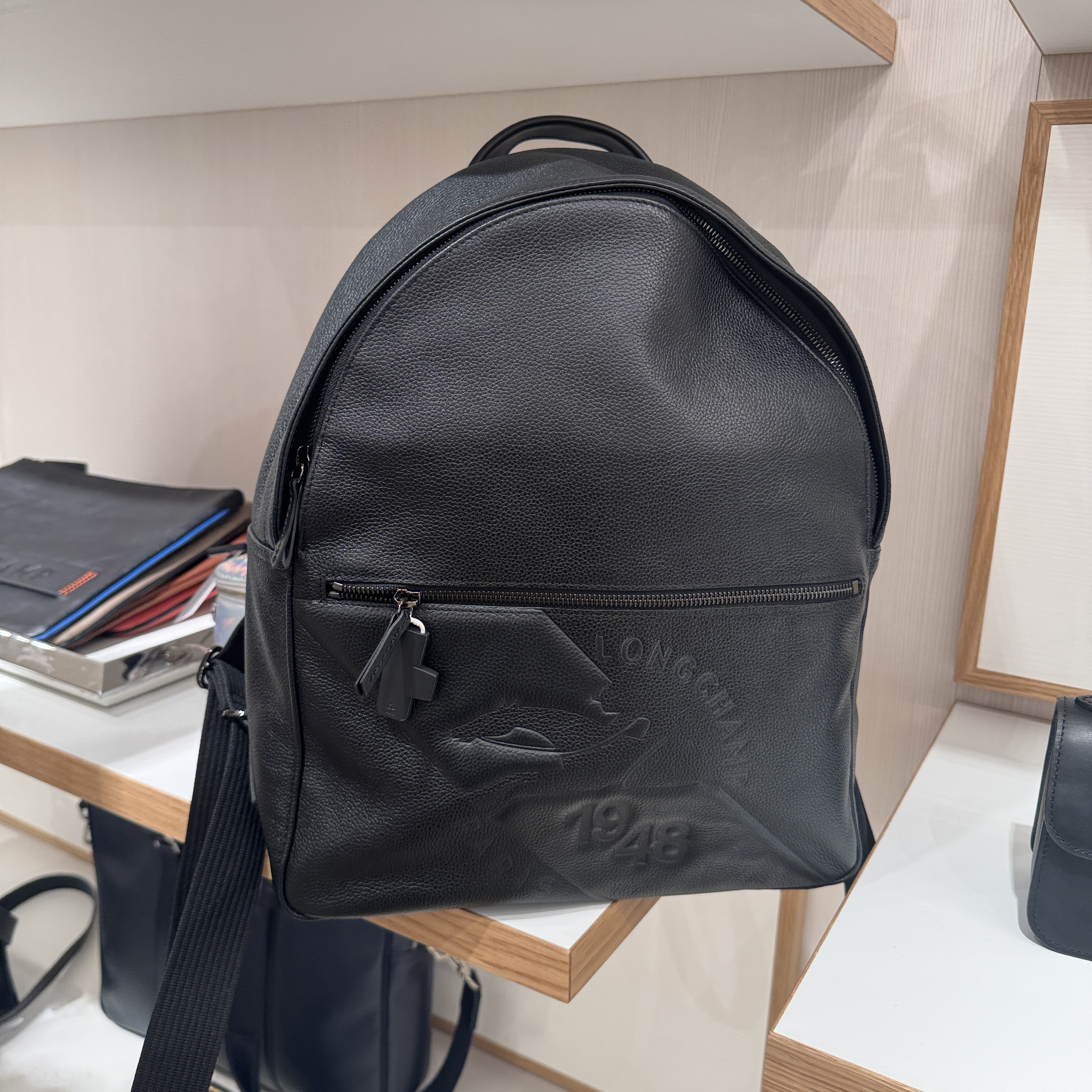 Longchamp HQA Leather backpack black 20001