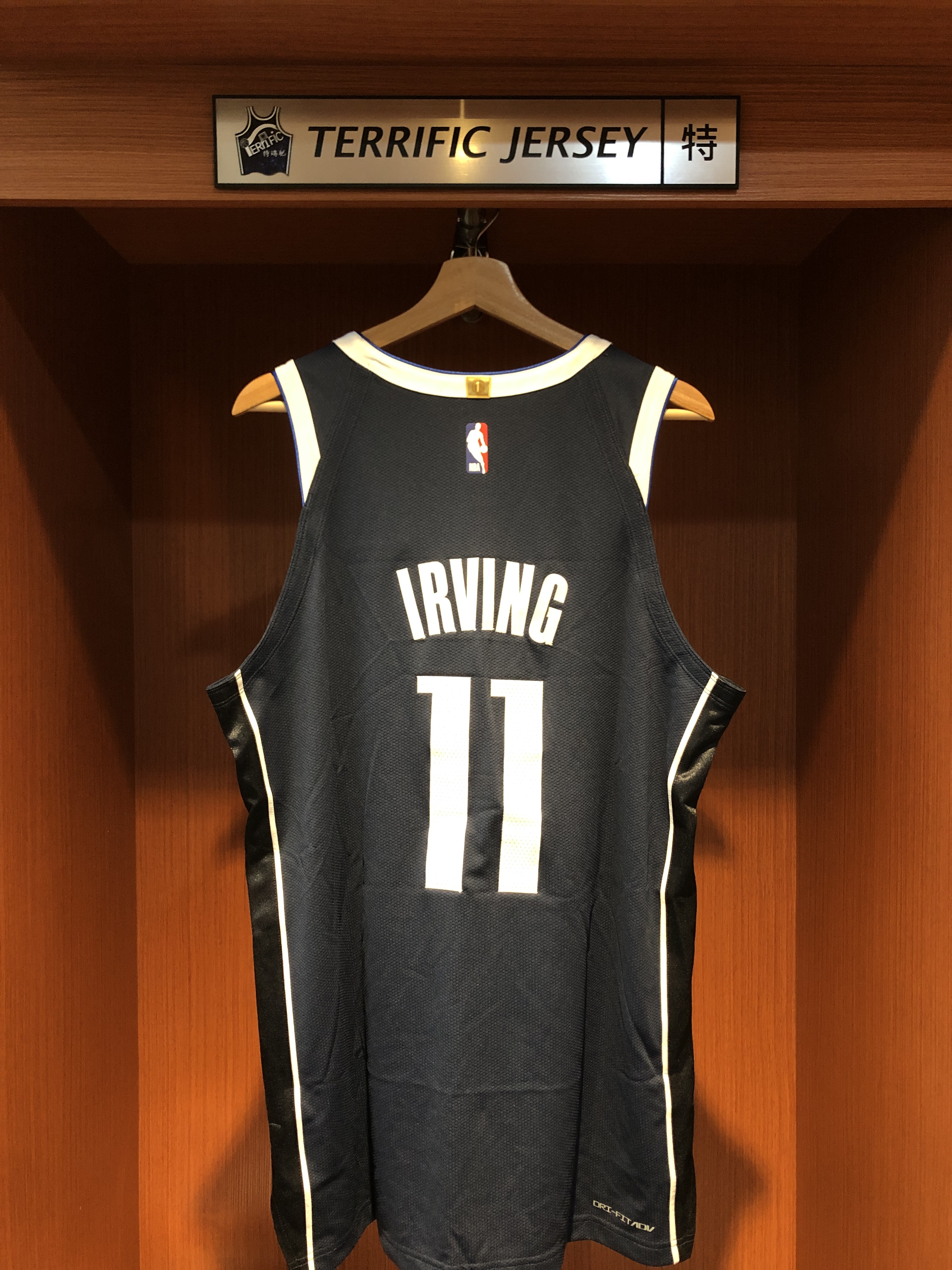 NBA球衣 Kyrie Irving 達拉斯小牛深藍 Statement Jordan Authentic 球員版 電繡 含贊助商標 全新