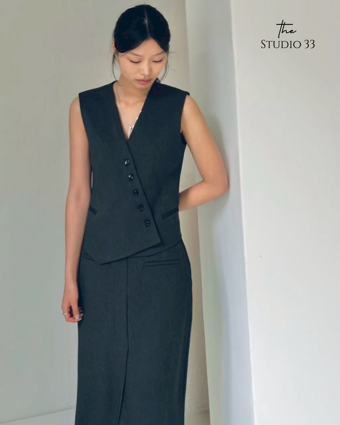 斜裁線條西裝背心