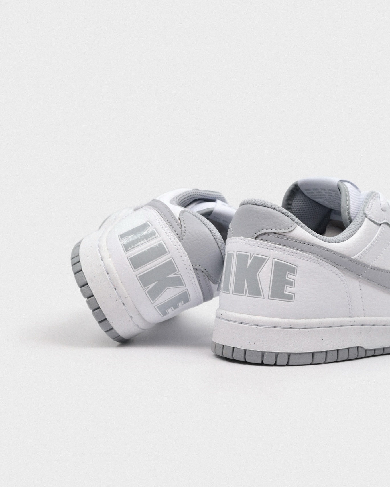 NIKE BIG LOW 灰白 低筒 大LOGO 質感灰白 355152-106