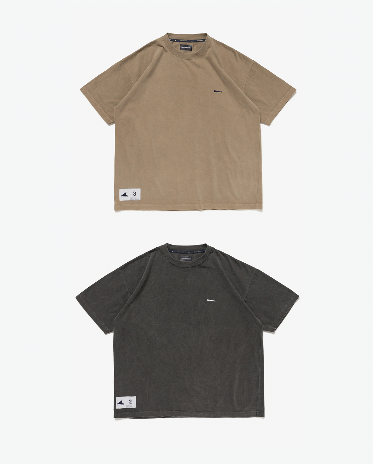 [Instock] DESCENDANT FW25 CACHALOT ORGANIC COTTON SS PIGMENT DYE | BEIGE / BLACK
