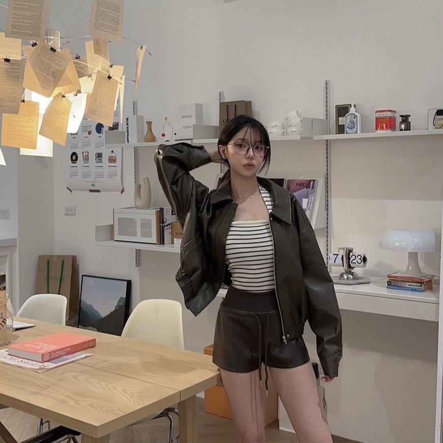 高腰霧面皮短褲