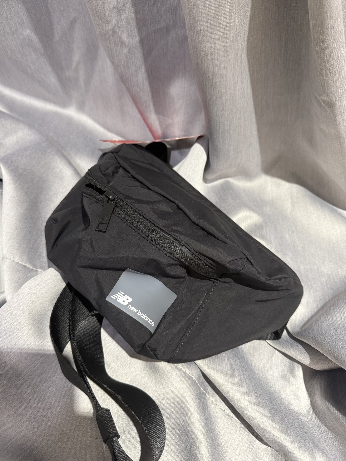 【現貨出清】New Balance 經典黑色腰包｜休閒百搭小包