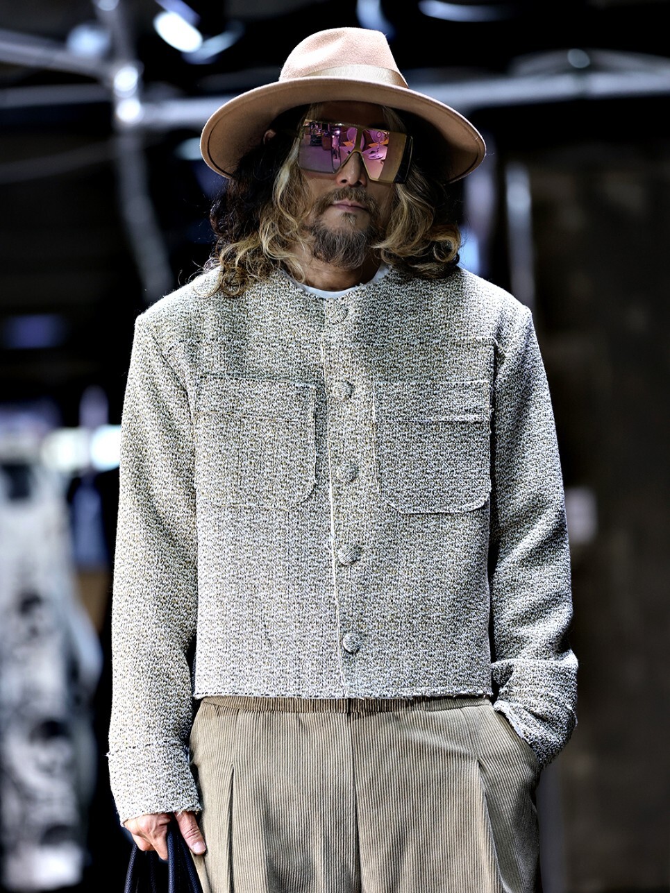 米色粗花呢短款小香外套